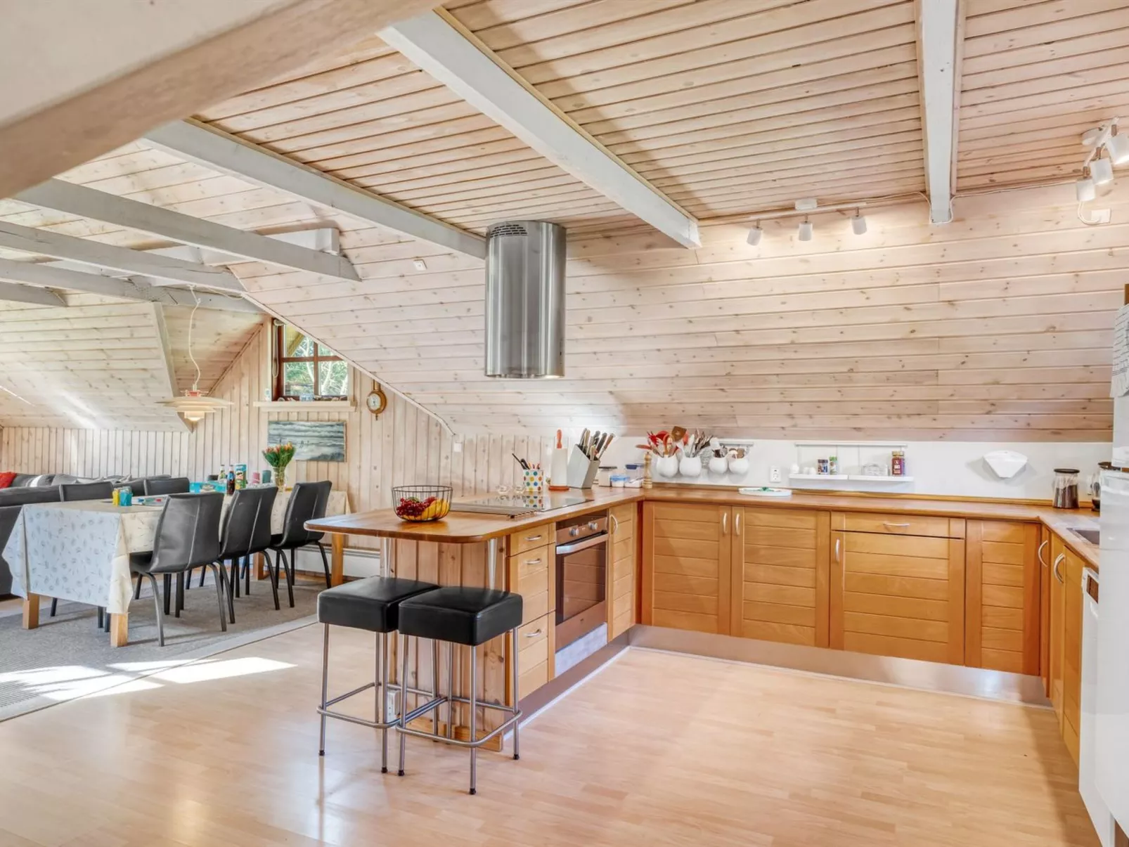 "Niesina" - 600m to the fjord-Drinnen