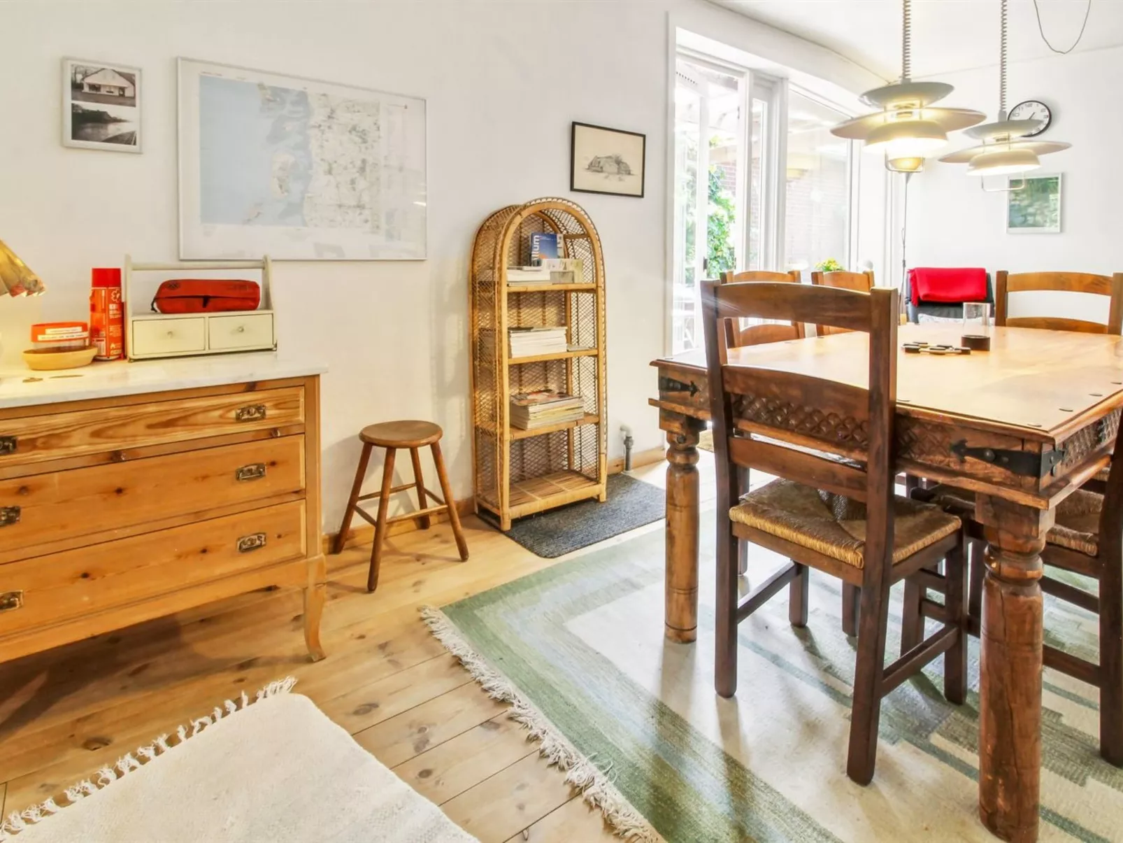 "Kiri" - 24km from the sea-Inside