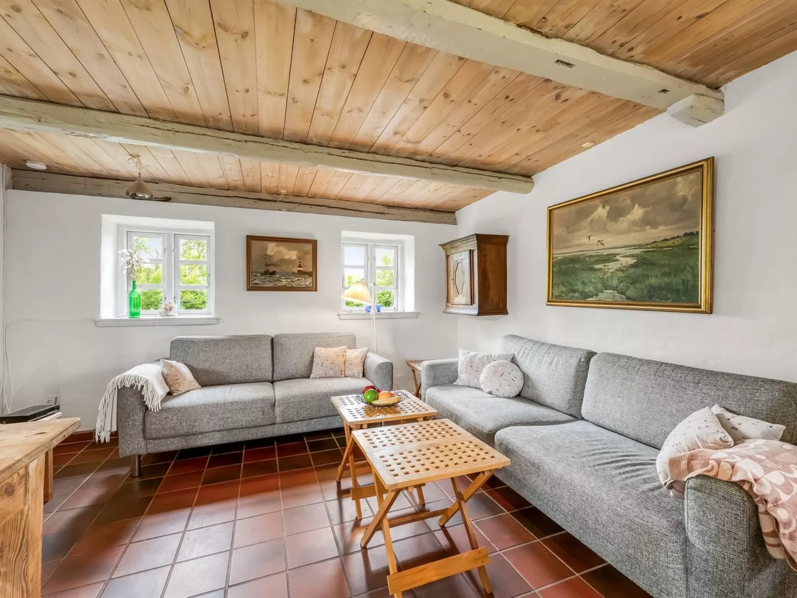 "Claus" - 1.5km to the fjord-Inside