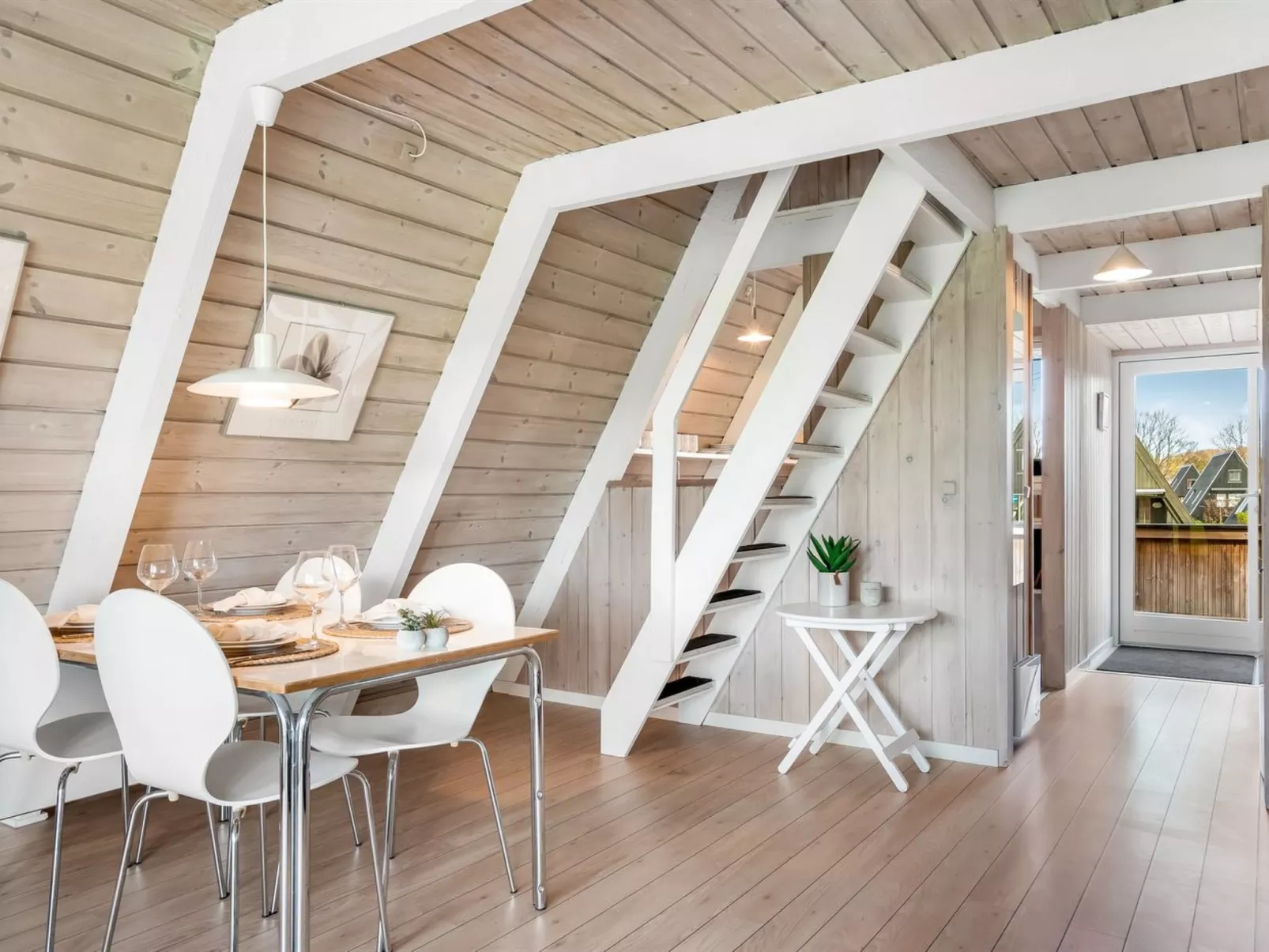 "Erly" - 18km to the fjord-Inside