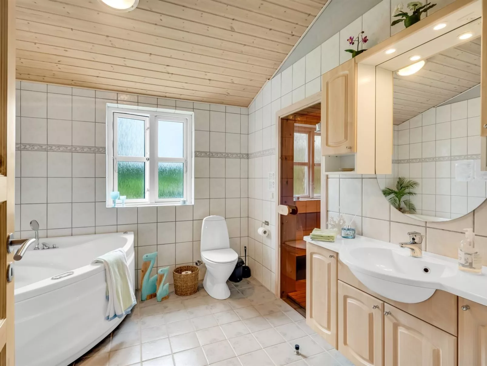 "Zölestine" -  from the sea-Inside