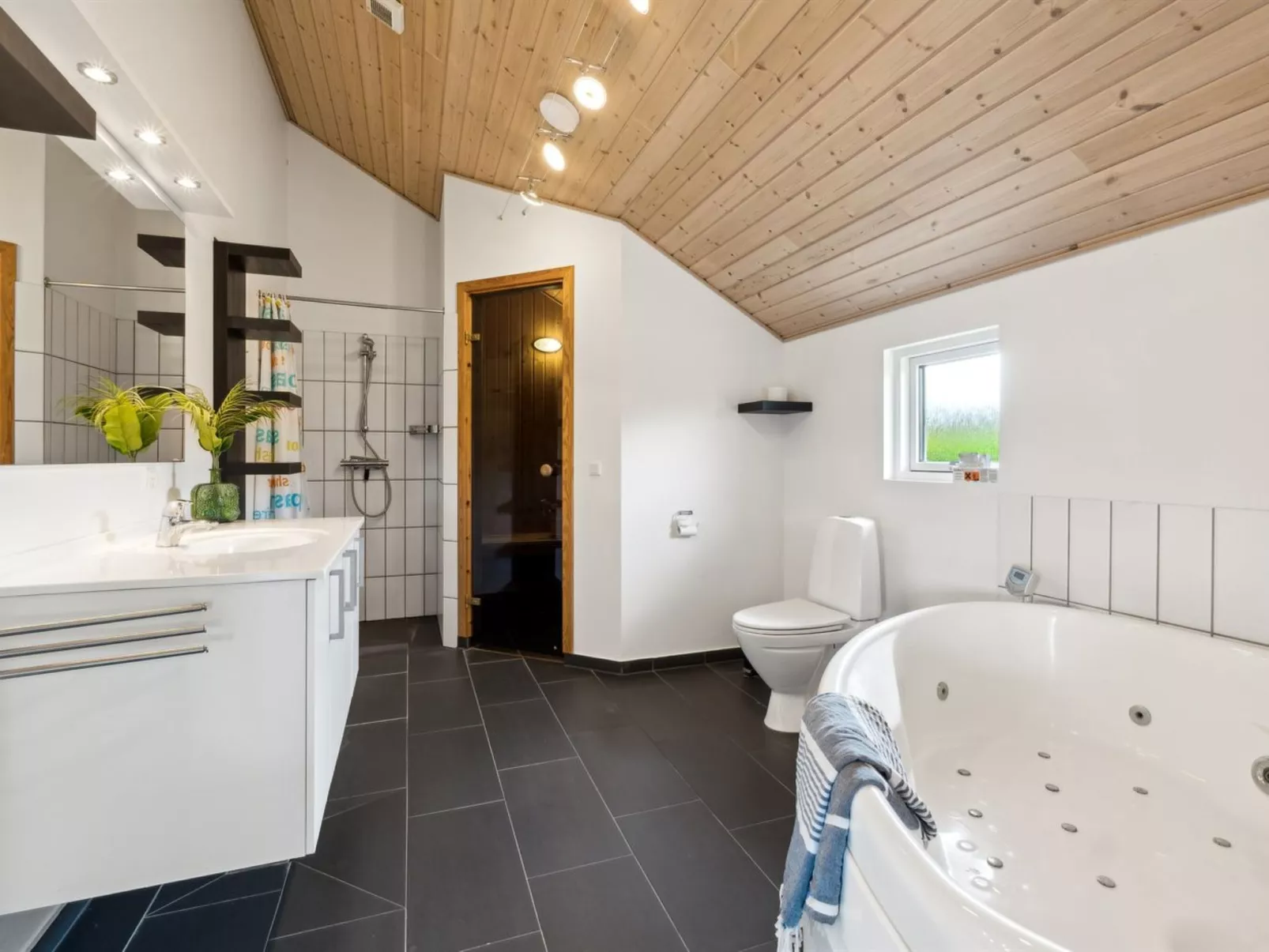 "Edzard" - 800m from the sea-Dedans