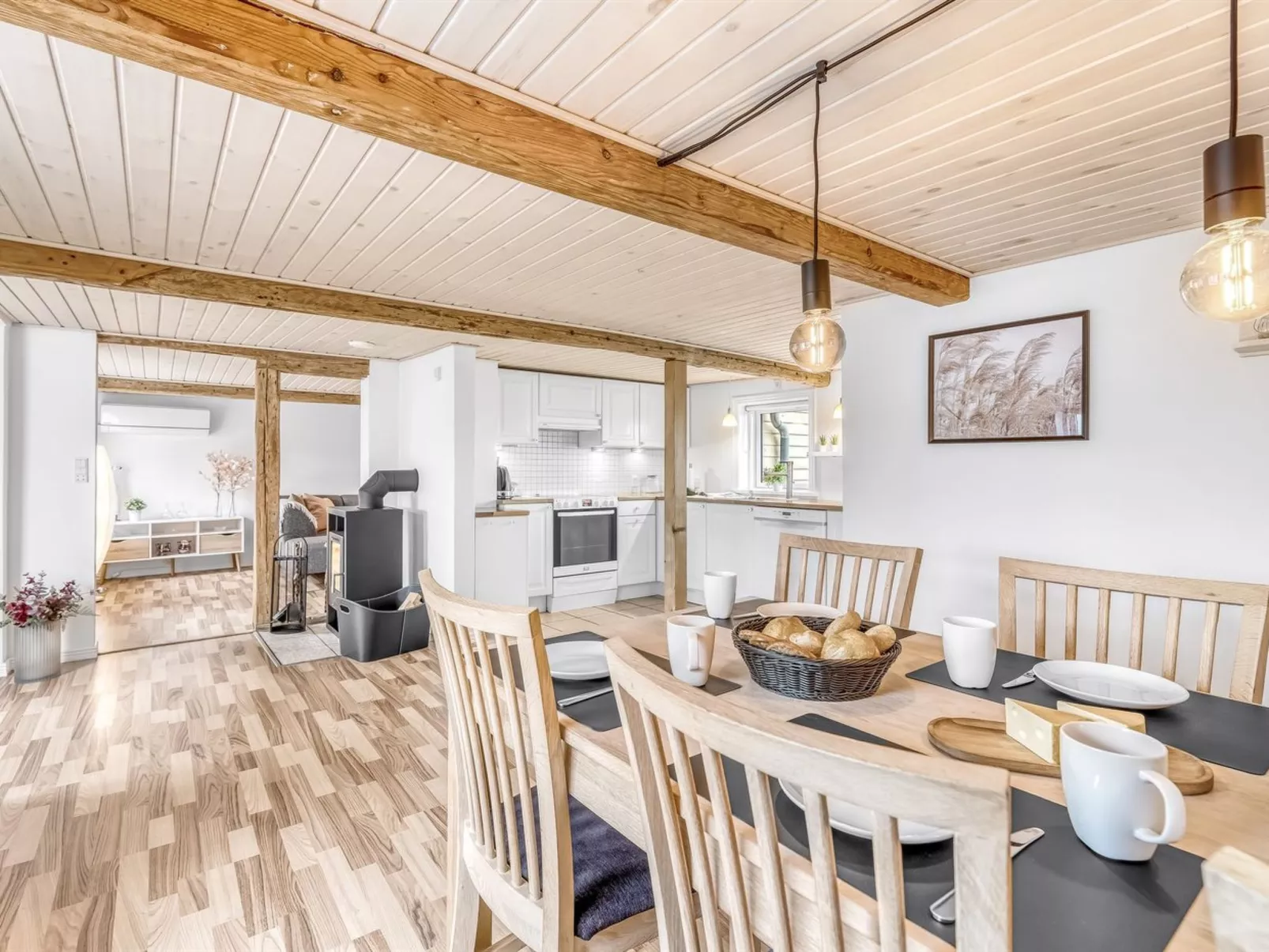 "Anneke" - 1.3km from the sea-Drinnen