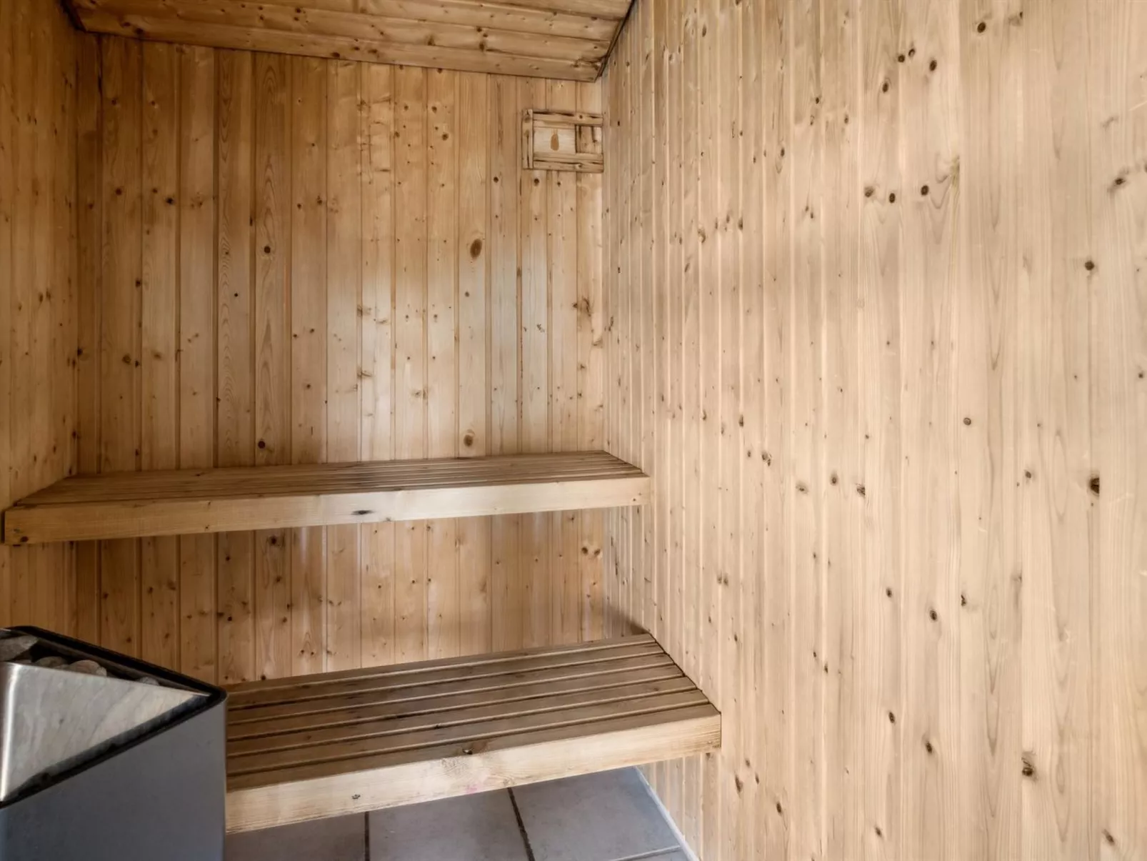 "Svenn" - 300m from the sea-Drinnen