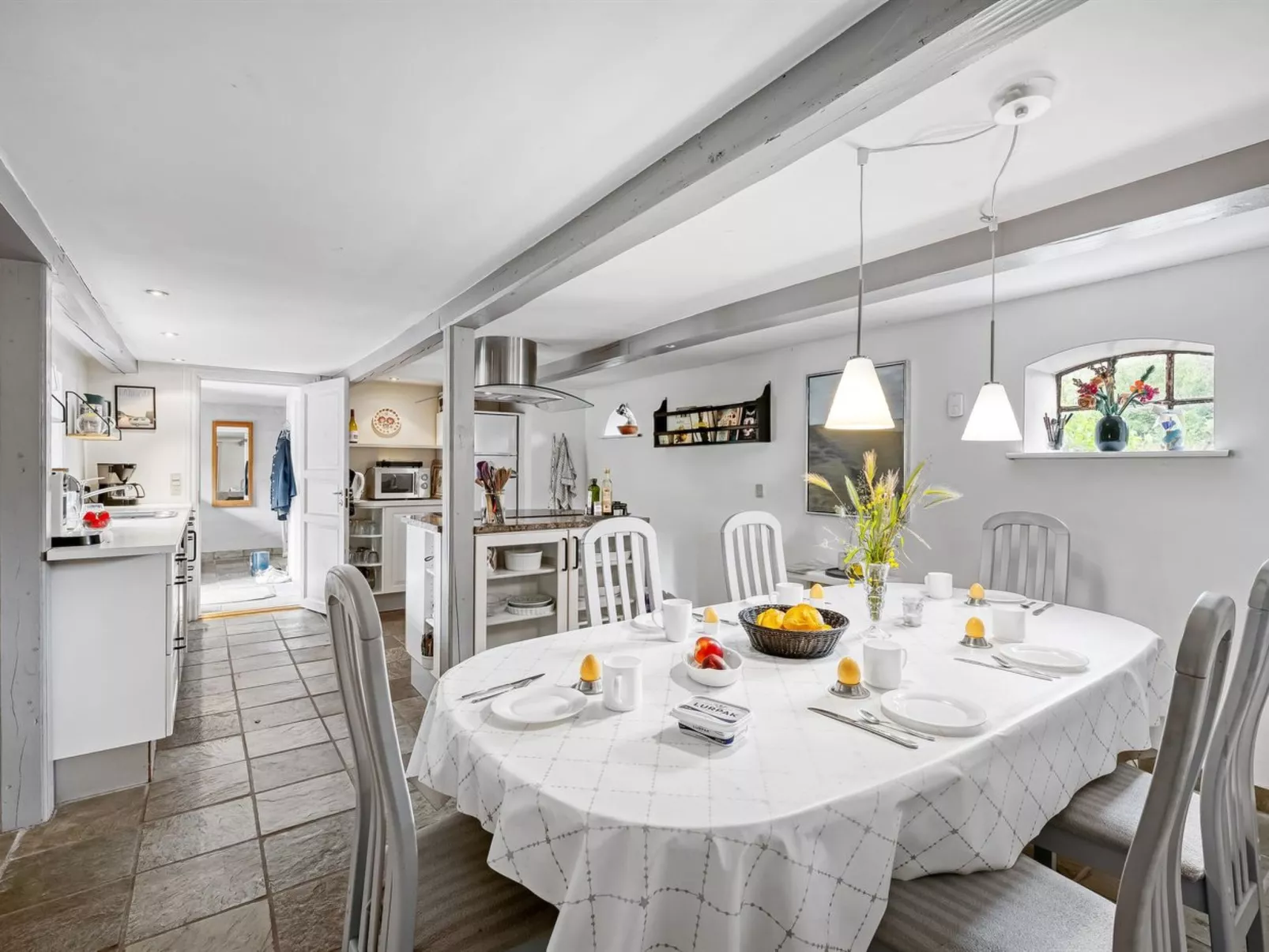 "Wiss" - 4.1km from the sea-Inside