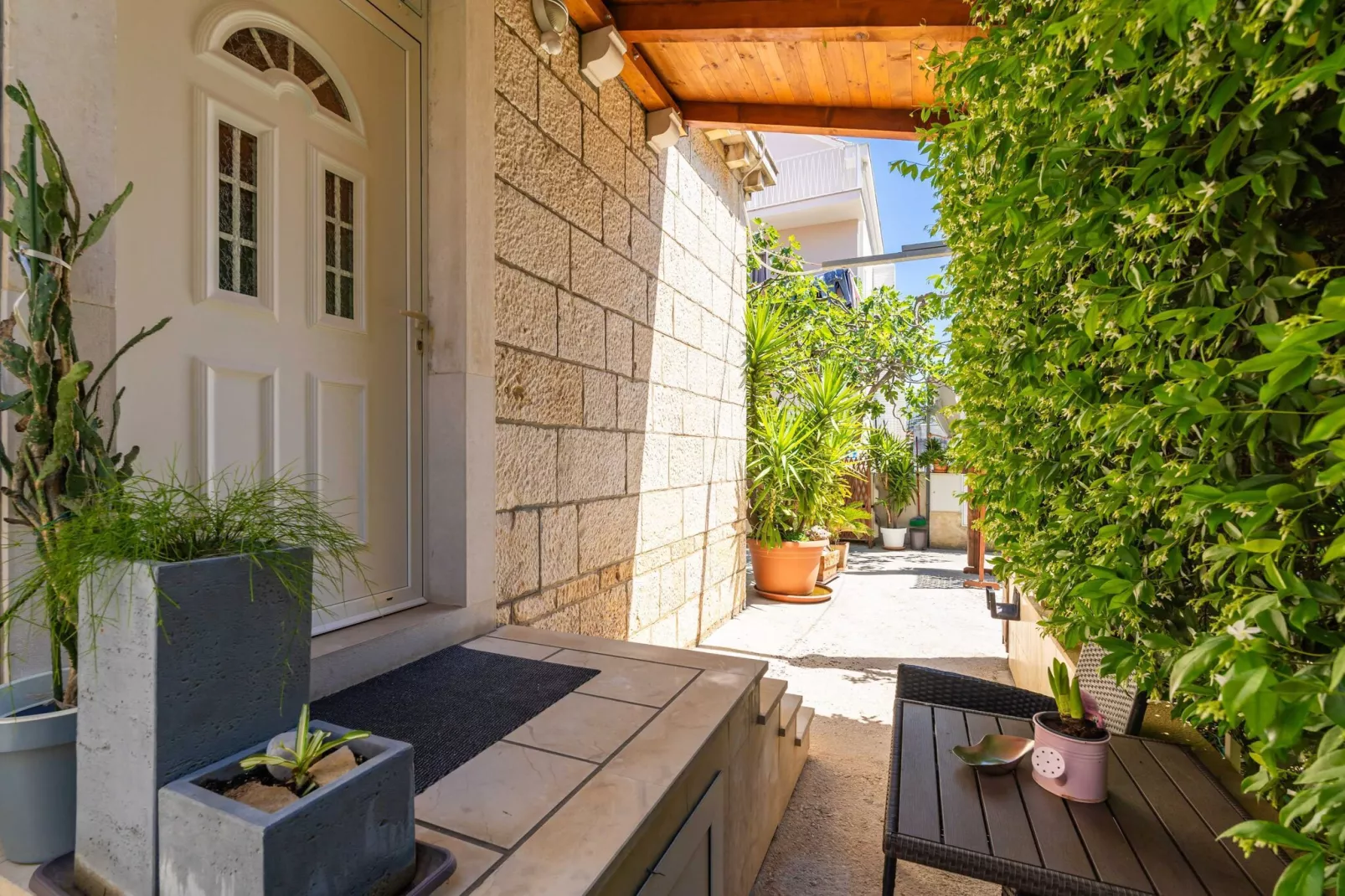 Apartments and Room Frane - Studio with Terrace-Terrace