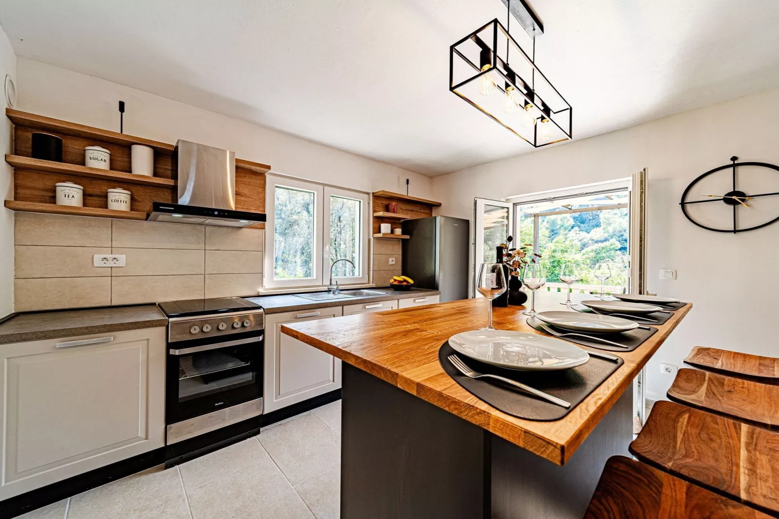 Holiday Home Island Gem - Five  Bedroom Apartment-Cuisine