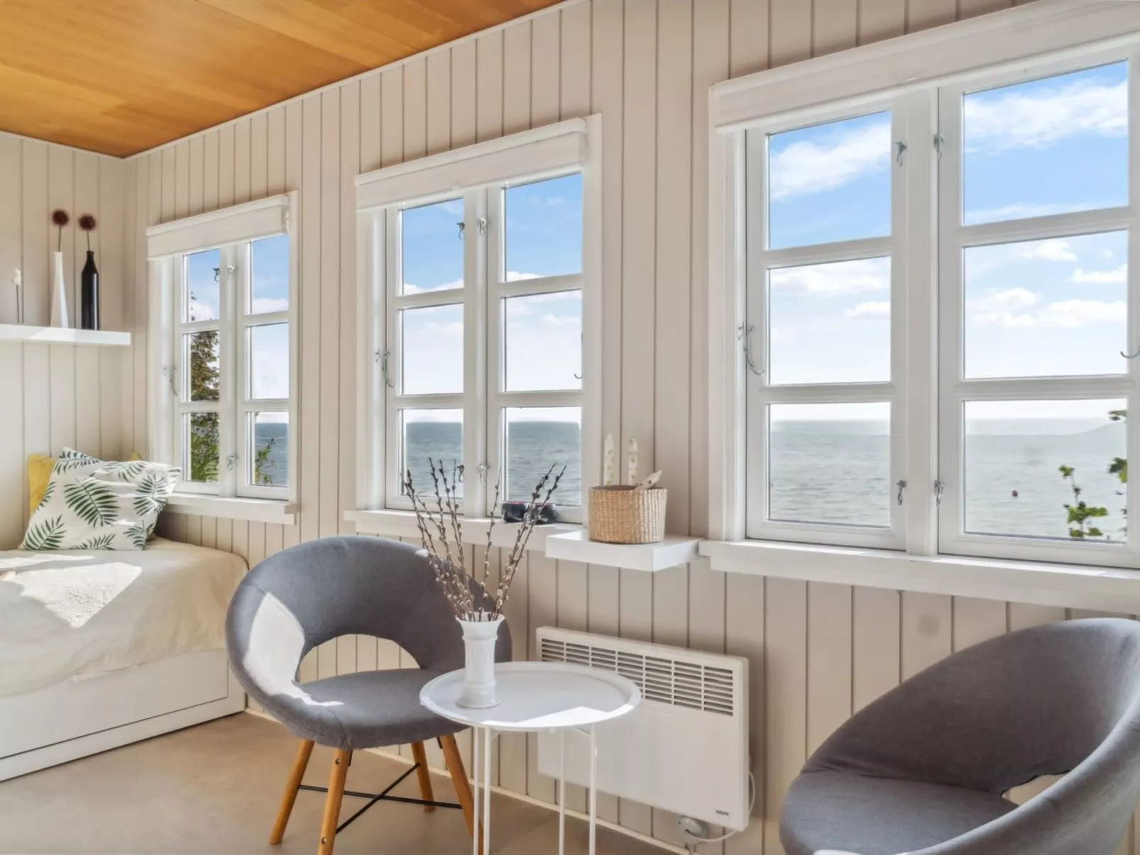 "Drifa" - 20m from the sea-Drinnen