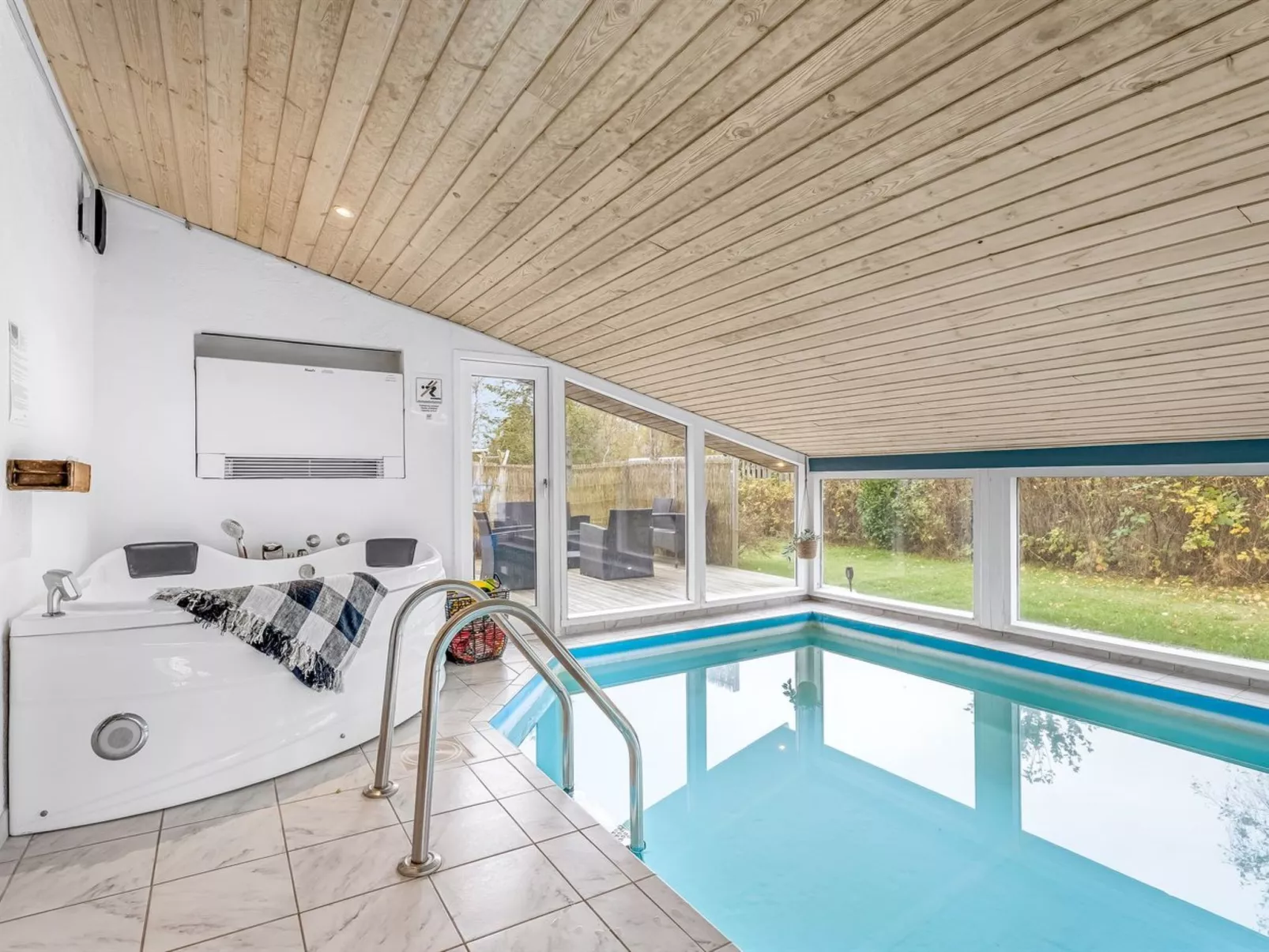 "Estella" - 900m from the sea-Draußen