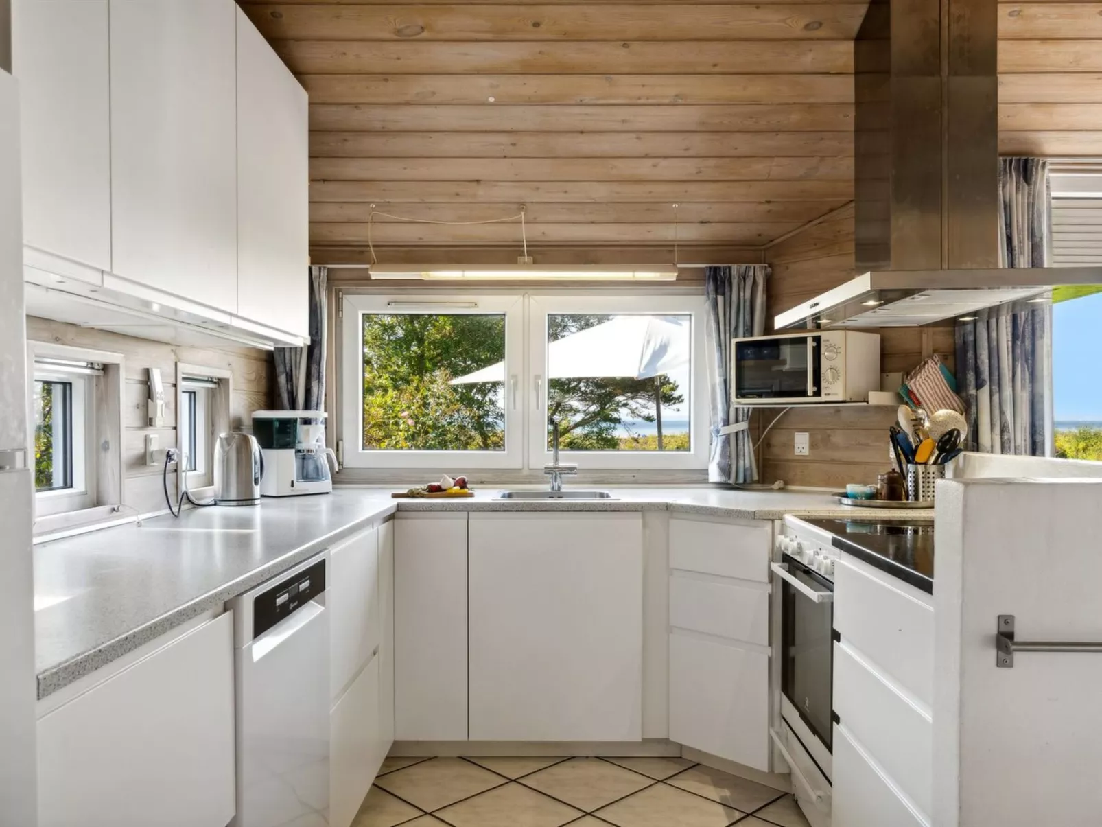 "Joella" - 75m from the sea-Dedans