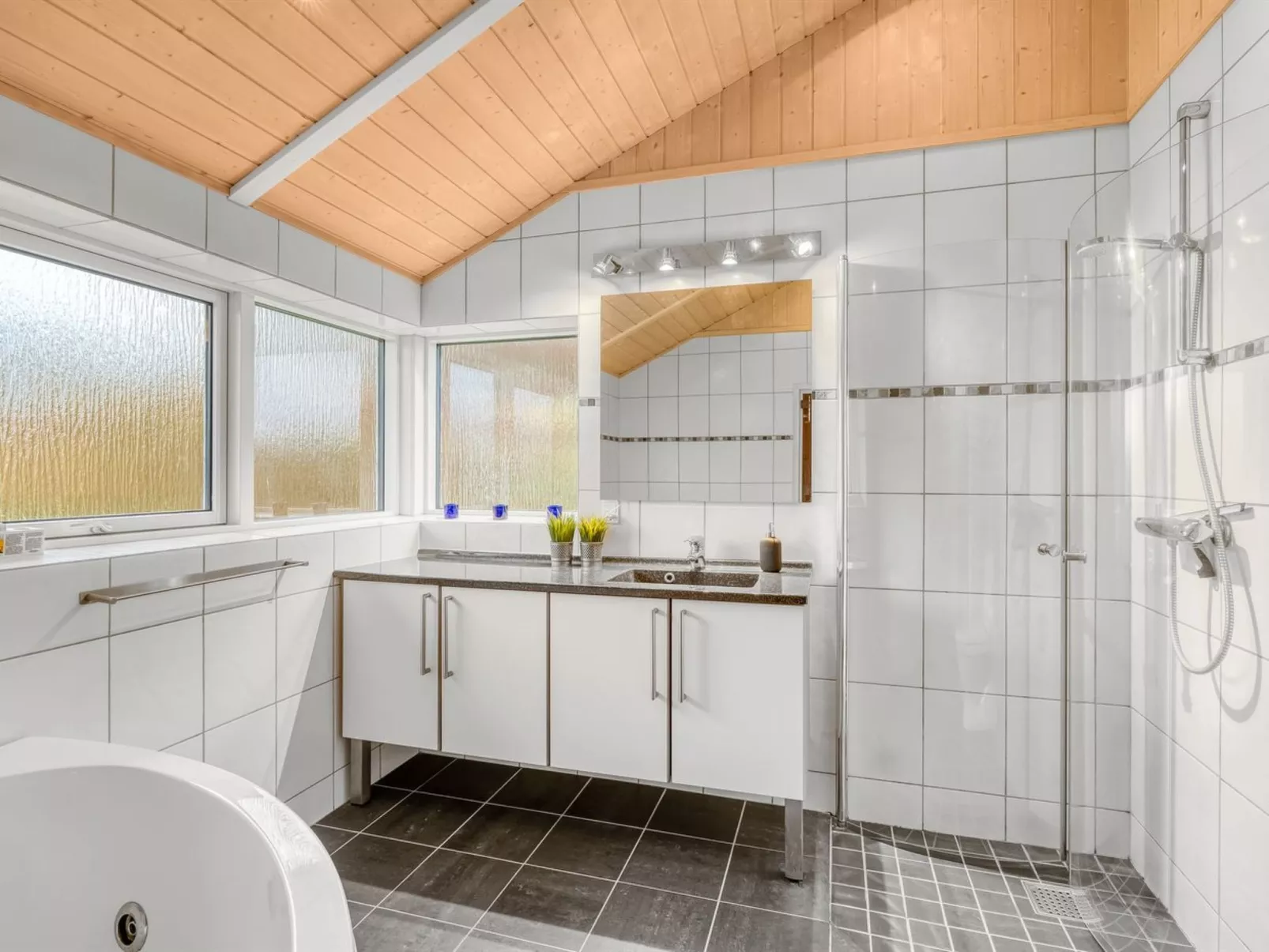 "Næwe" - 10m to the fjord-Drinnen