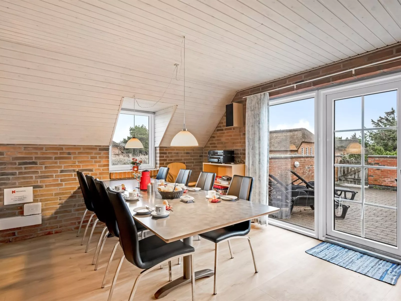 "Alexandria" -  from the sea-Dedans