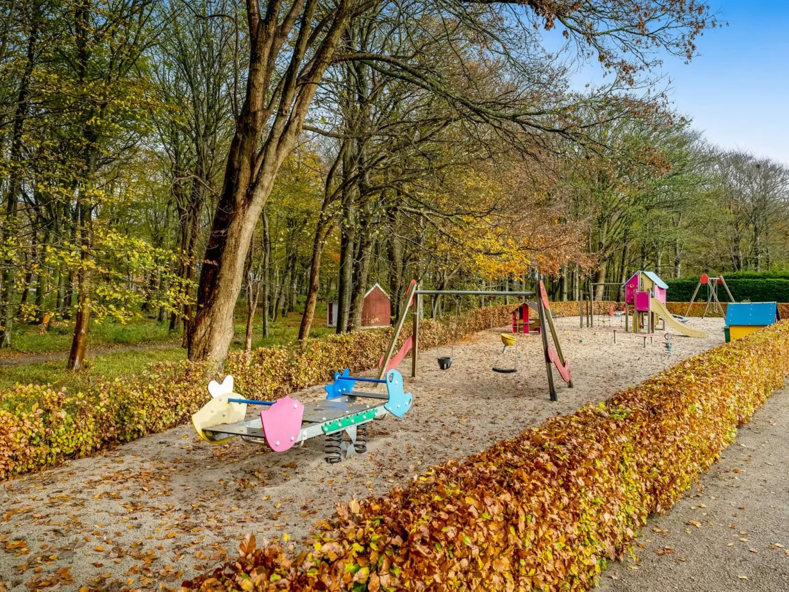 "Trpana" - 1km to the fjord-Draußen