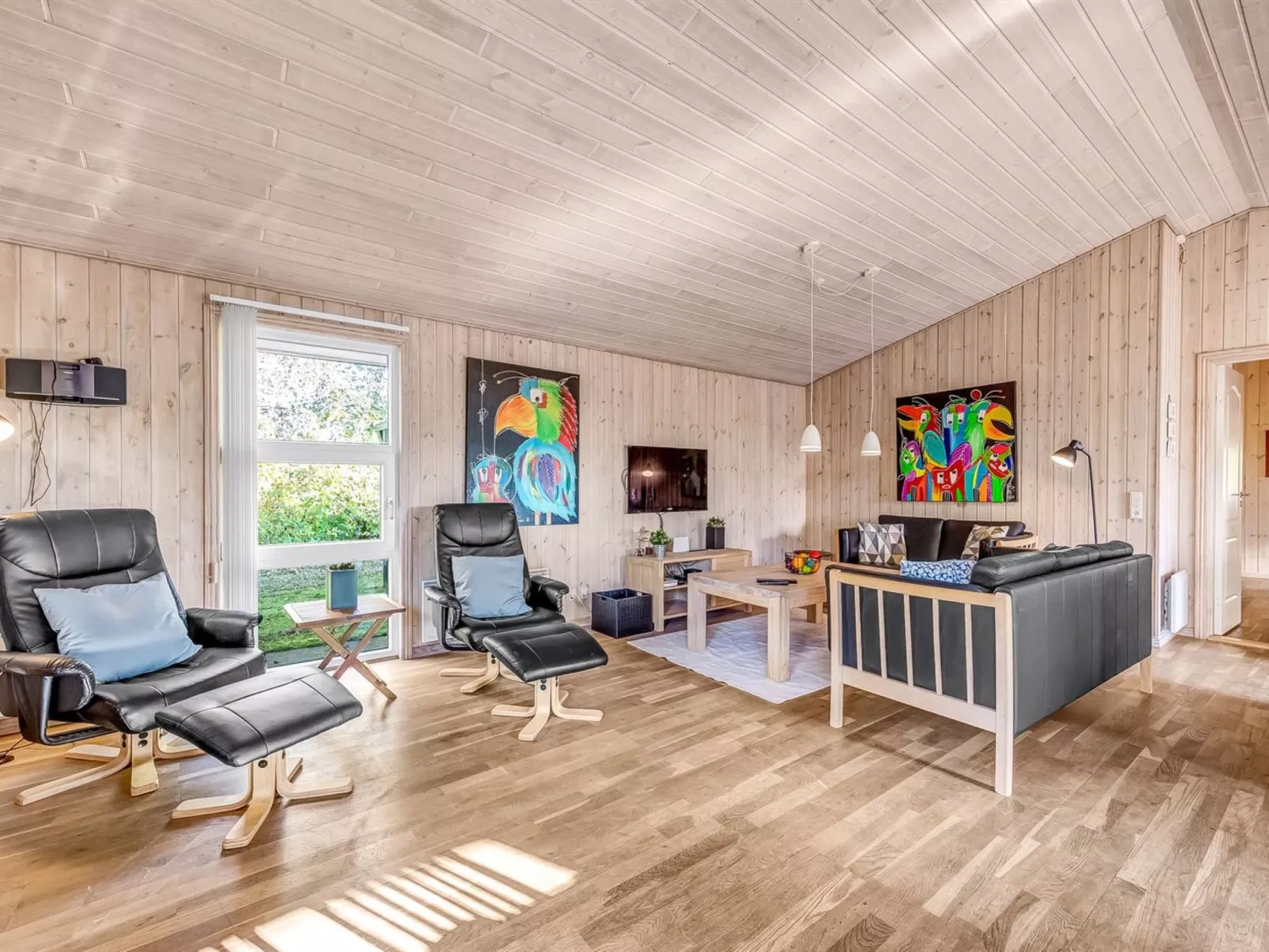 "Efka" - 600m to the fjord-Dedans