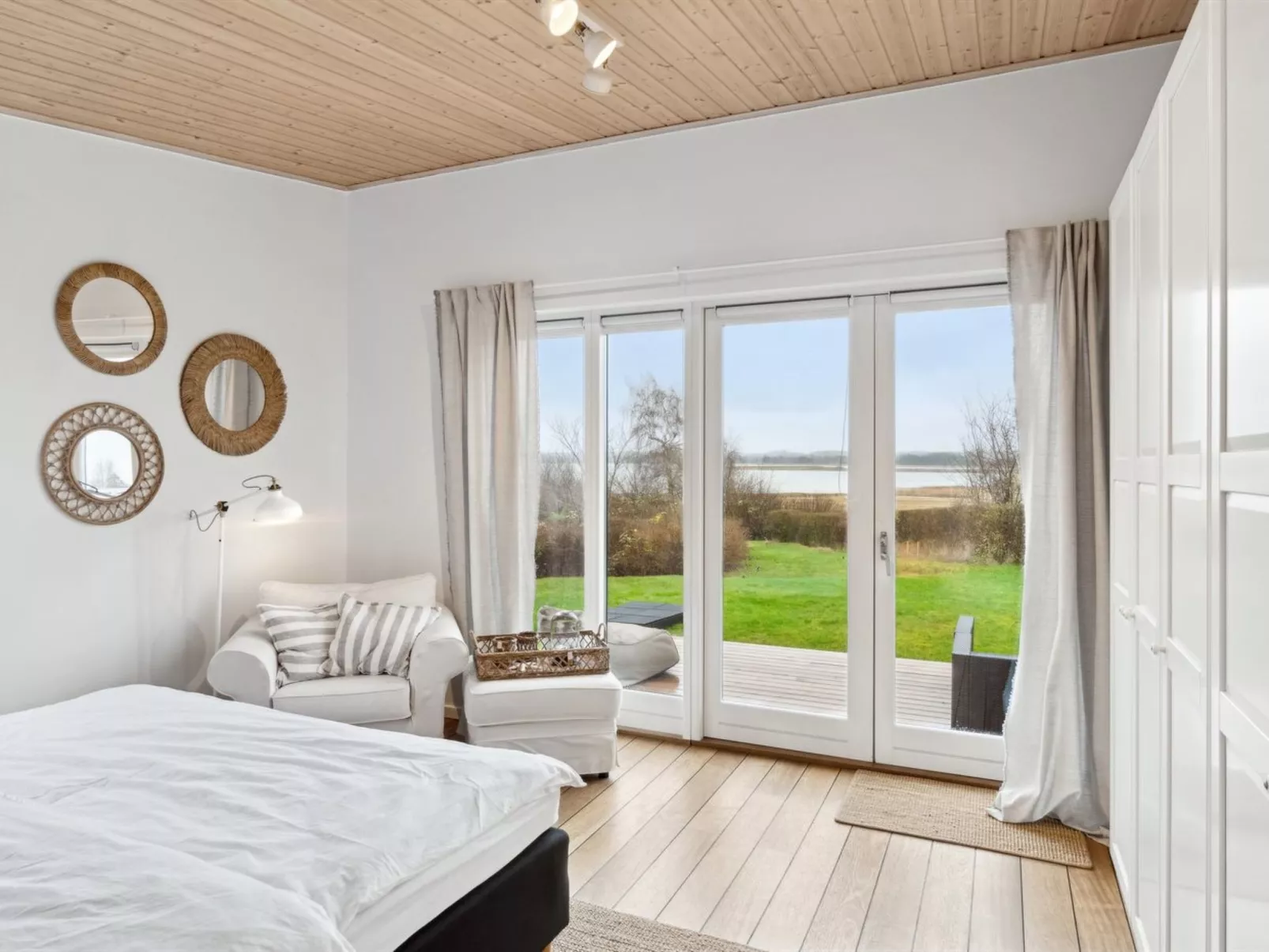 "Eero" - 175m to the fjord-Inside