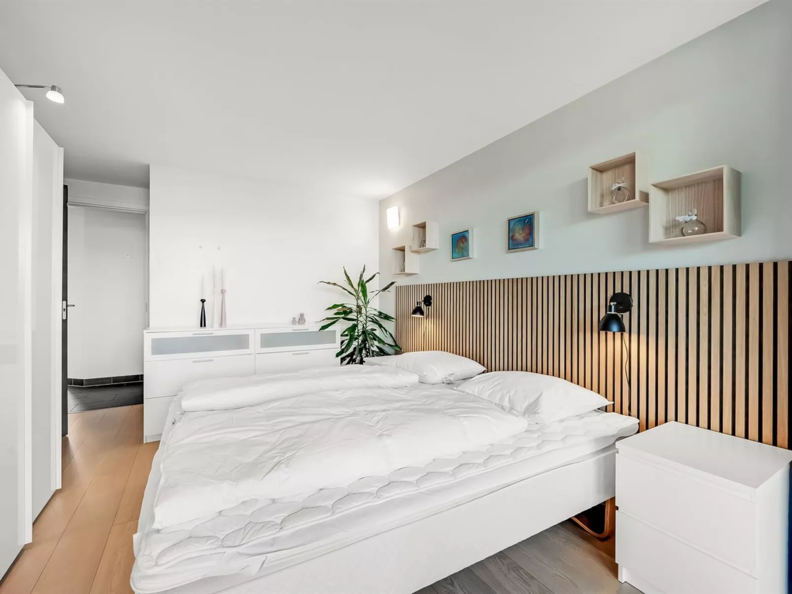 "Gustav" - 100m to the fjord-Dedans