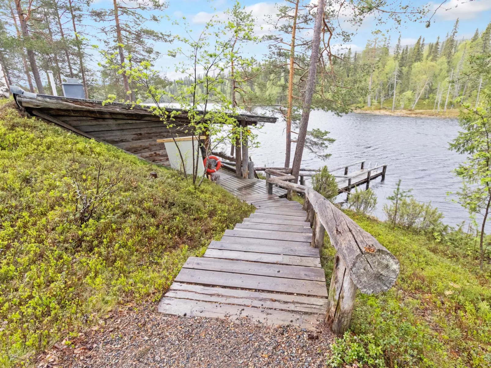 Metsä-luosto-Drinnen