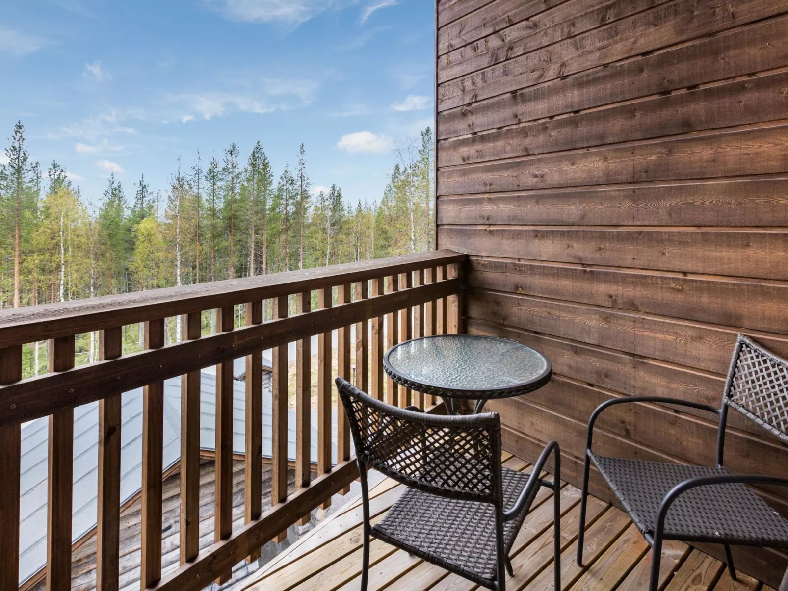 Karhunkieppi 11b-Drinnen