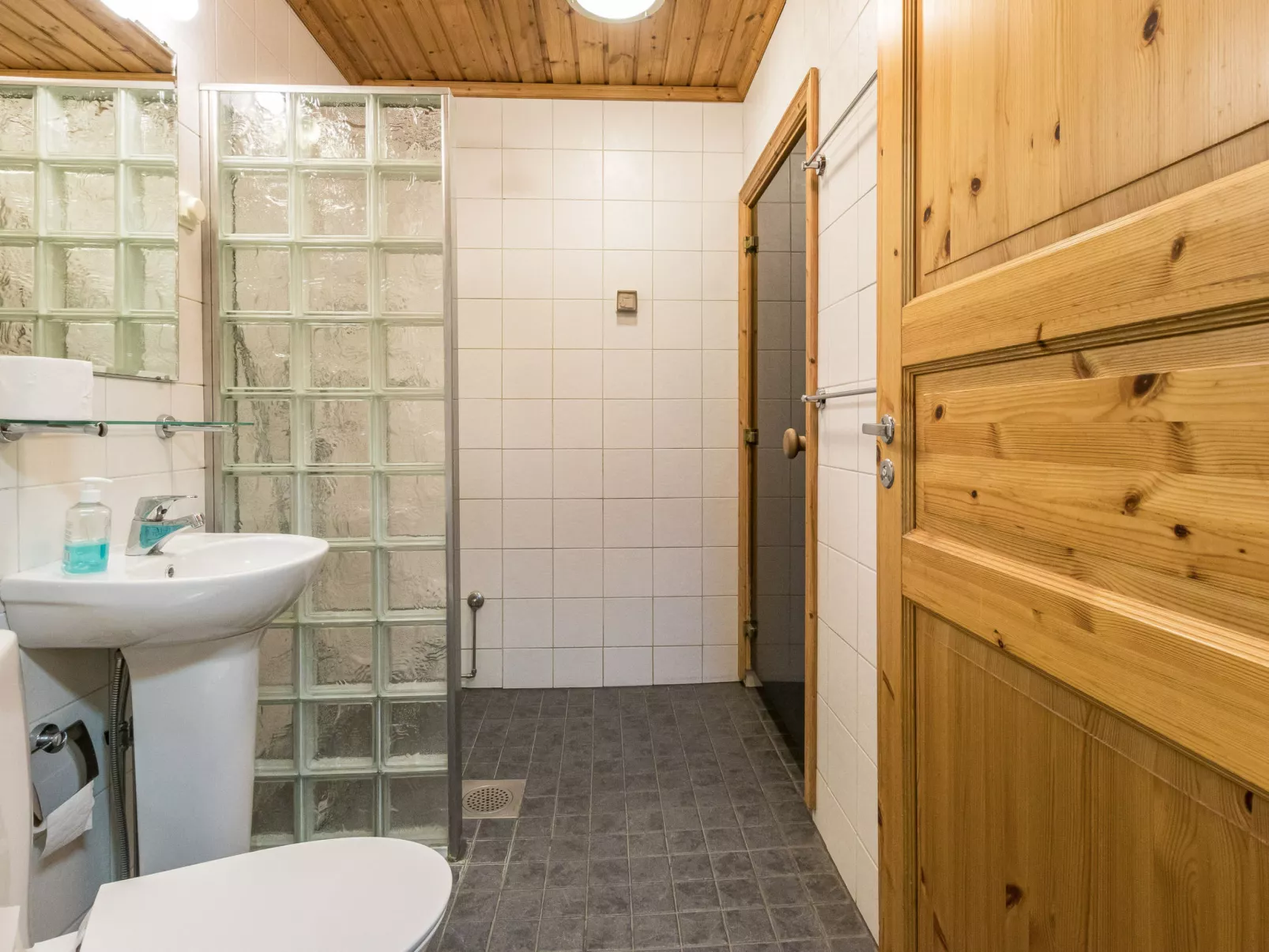 Tuulenpuuska-Drinnen