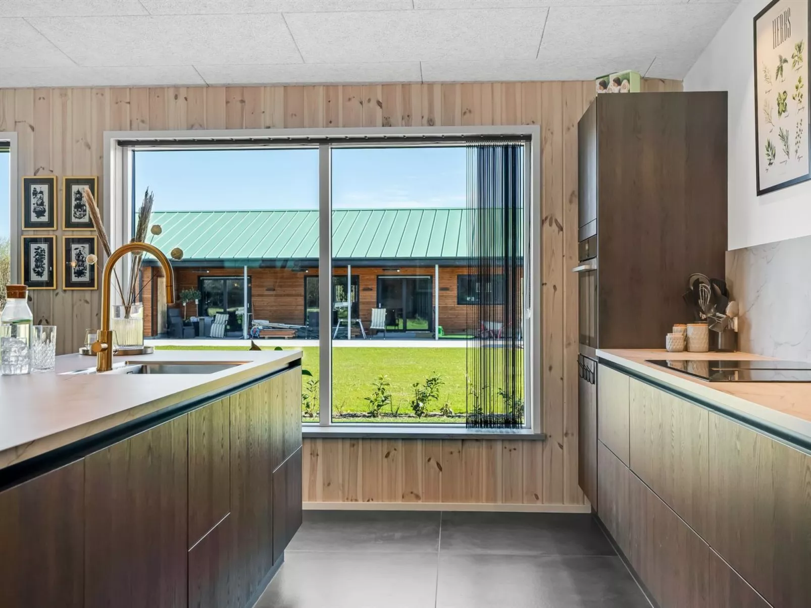 "Ilze" -  from the sea-Drinnen