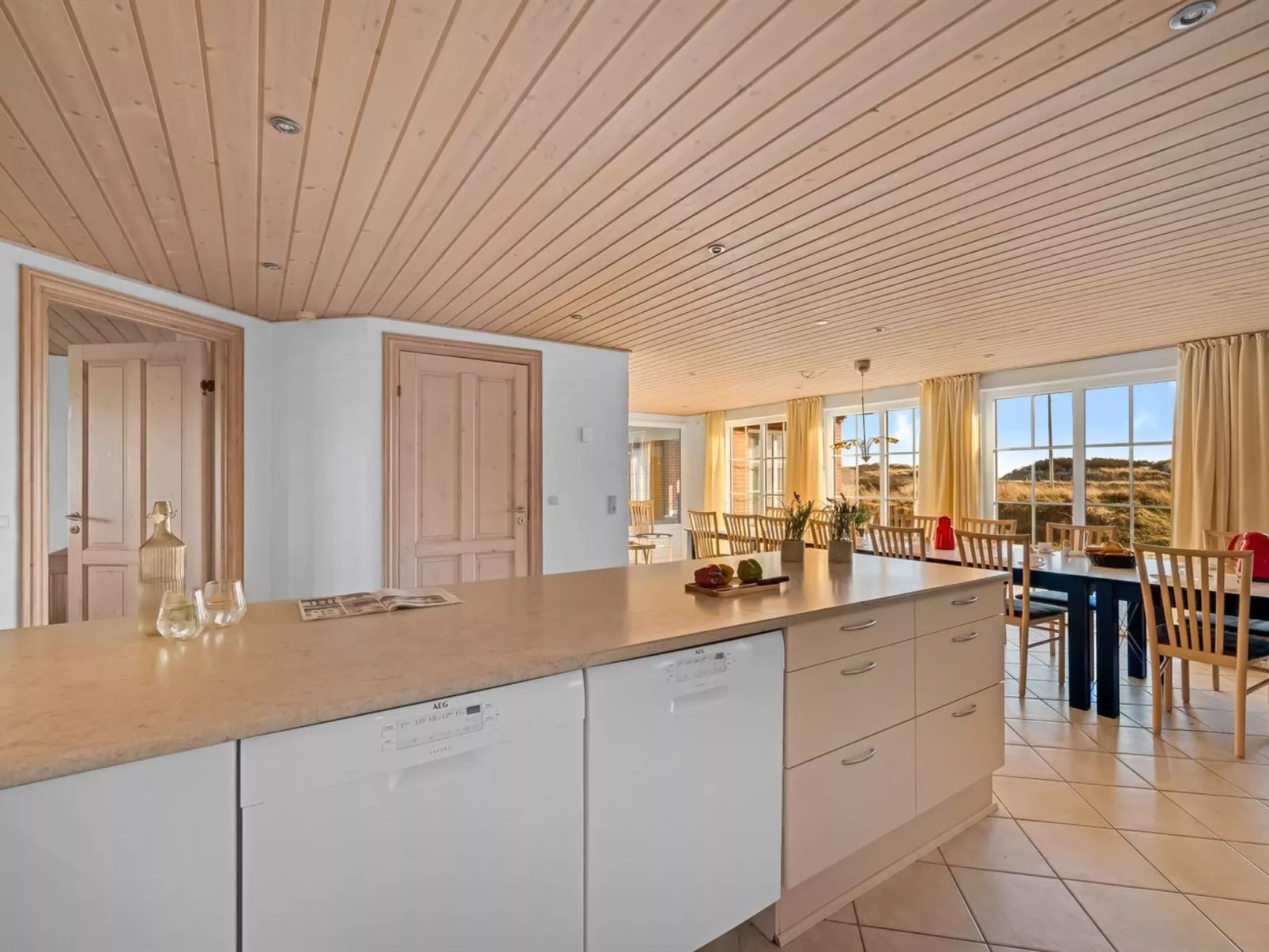 "Gytha" - 75m from the sea-Drinnen