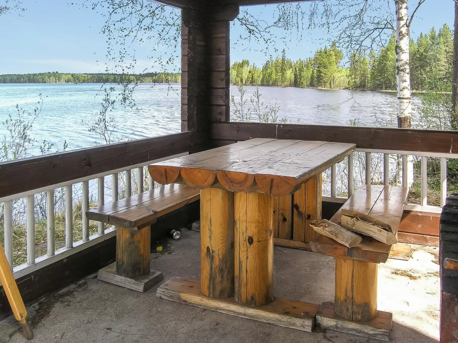 Yläneuvola niemi-Inside