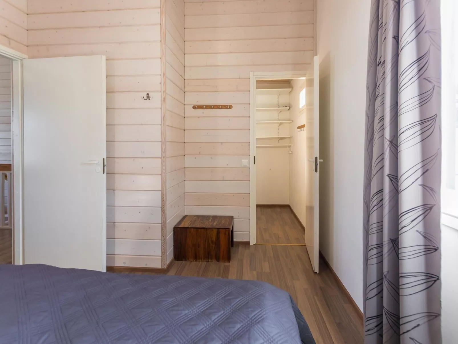 Hallan karhu b, paritalo-Inside