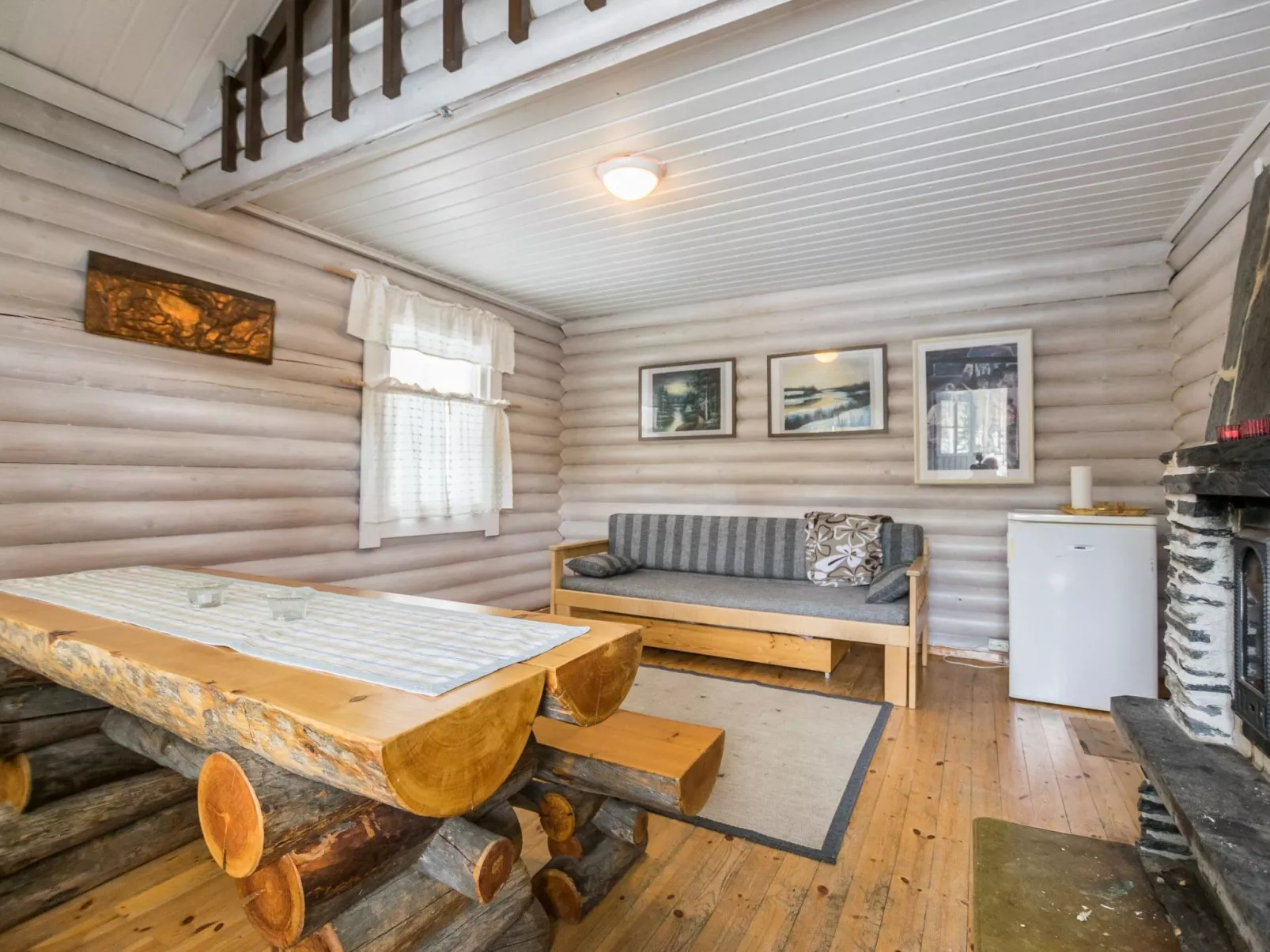 Juurakkopirtti-Drinnen