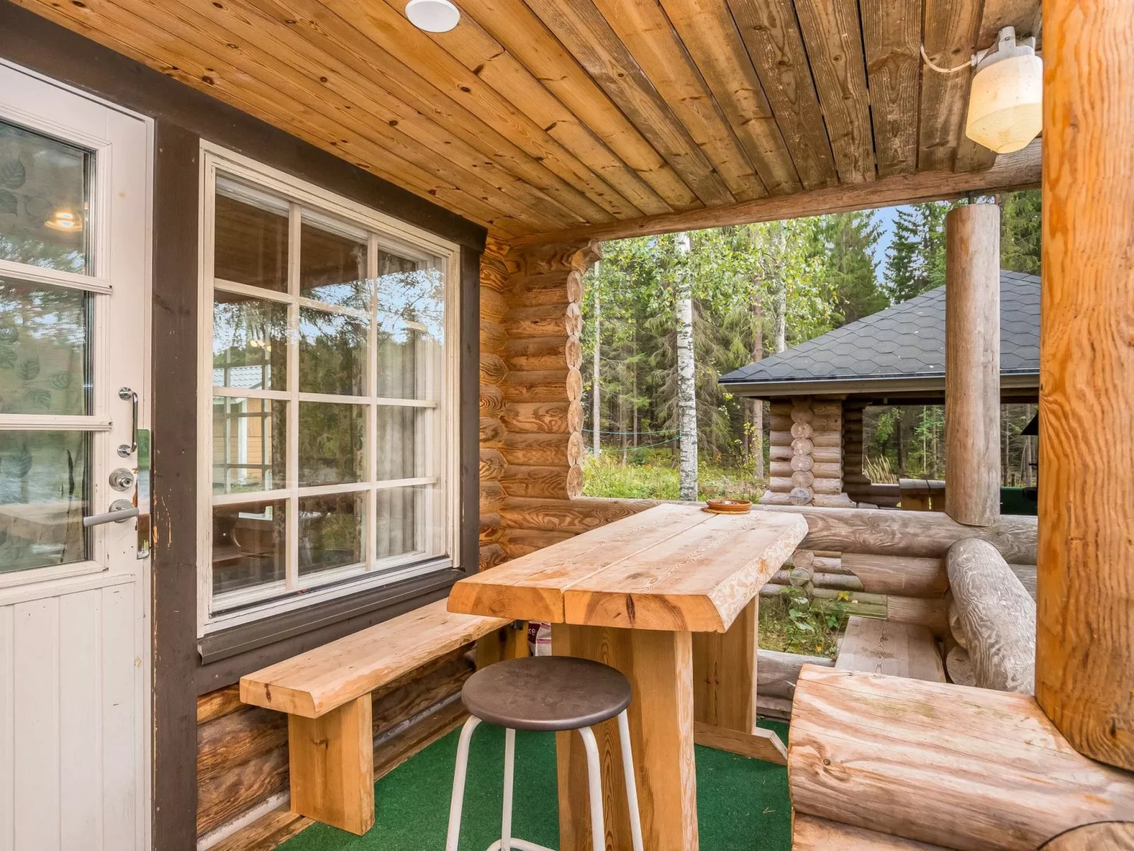 Pikku harrila-Dedans