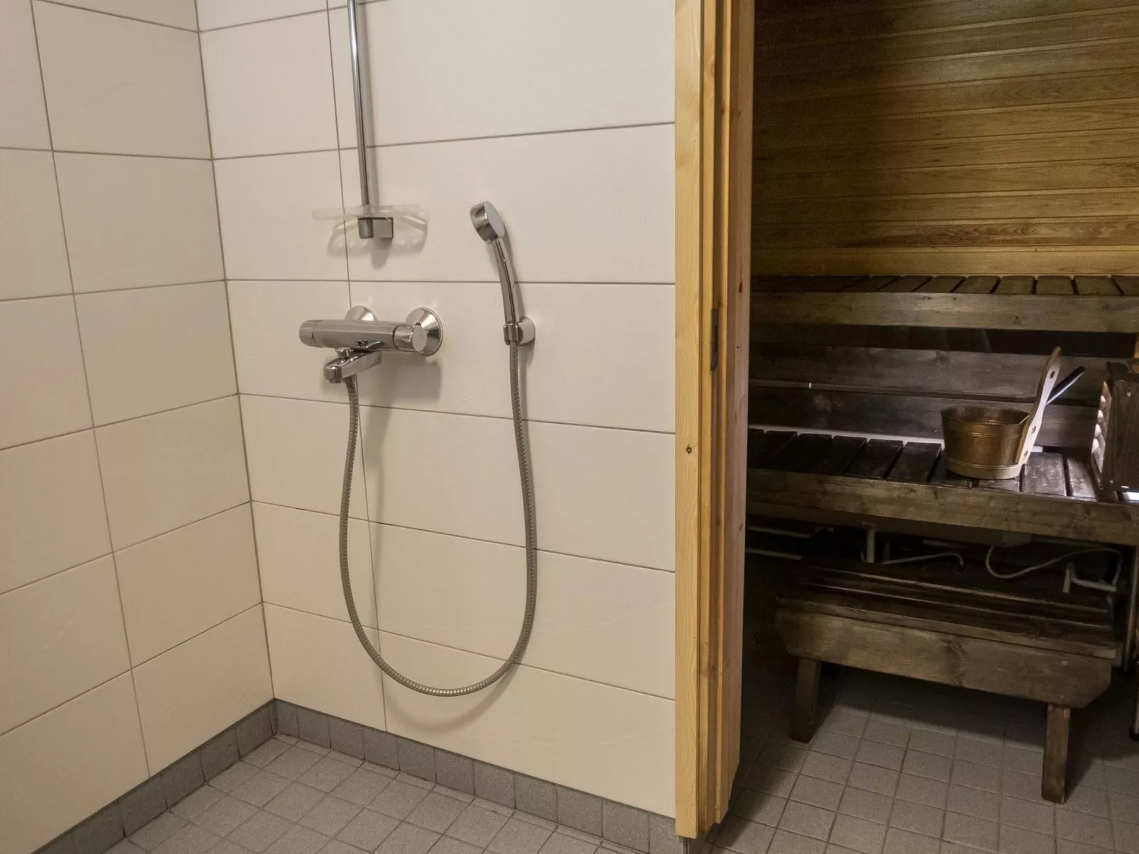 Vaarapirtti / tähti-Dedans