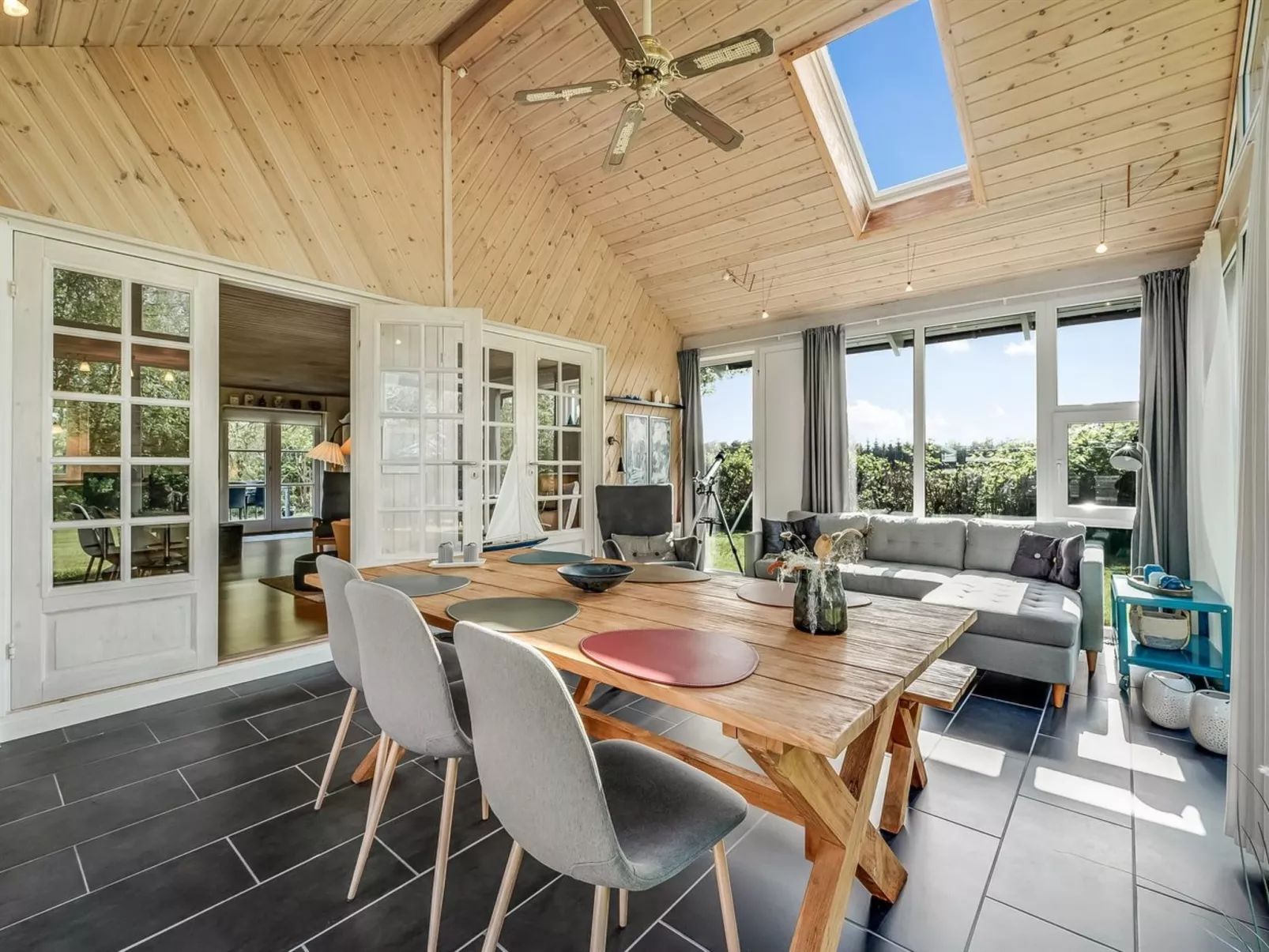 "Fido" - 500m to the fjord-Inside