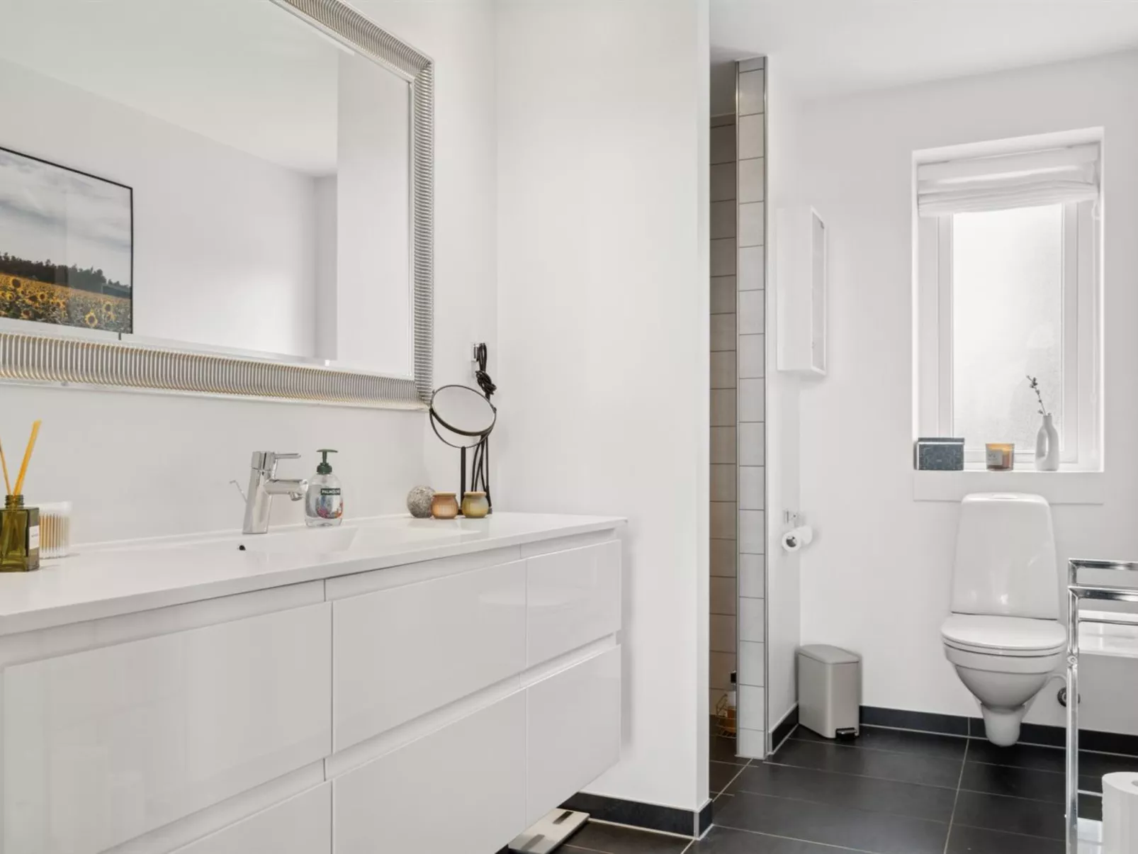 "Thyra" - 50m to the fjord-Drinnen