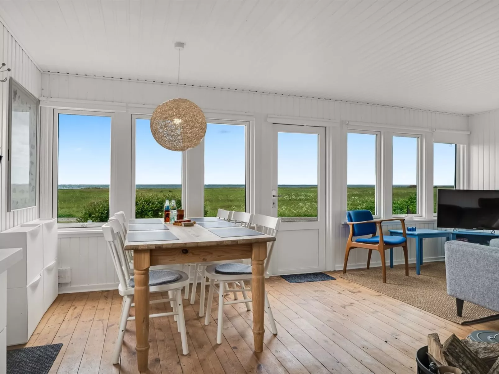 "Blia" - 120m to the fjord-Drinnen