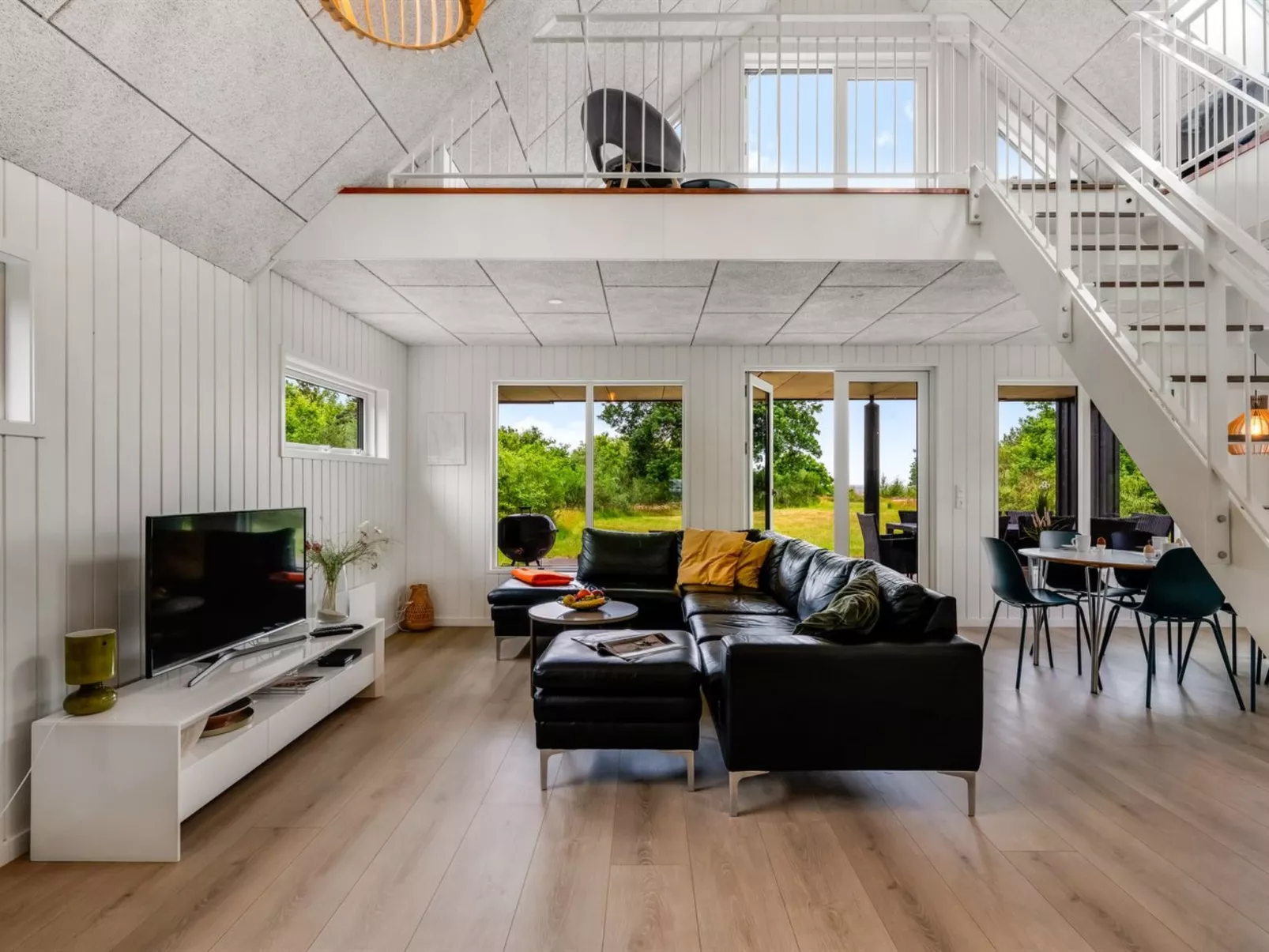 "Gadde" - 100m to the fjord-Inside