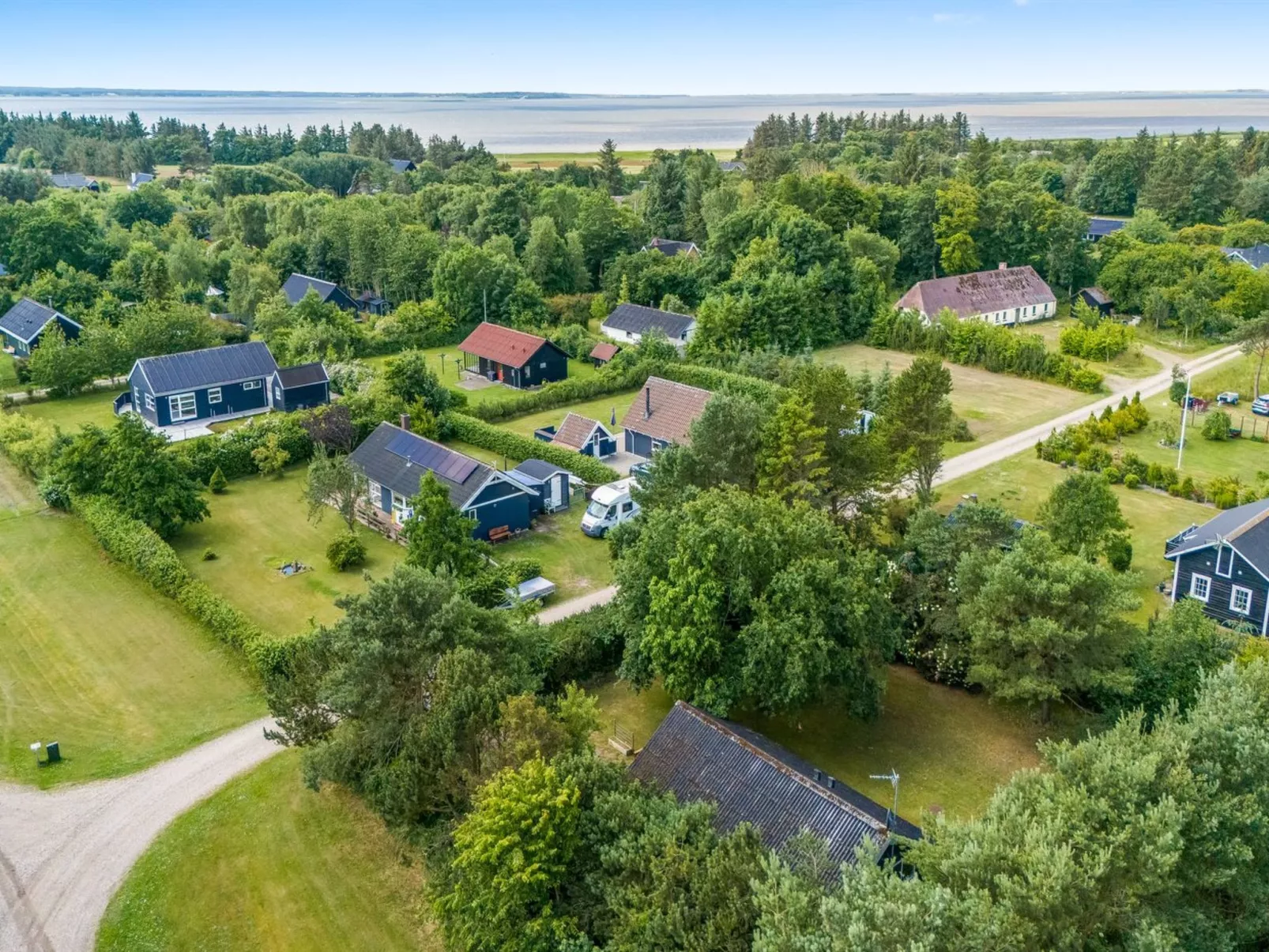 "Yarla" - 500m to the fjord-Outside