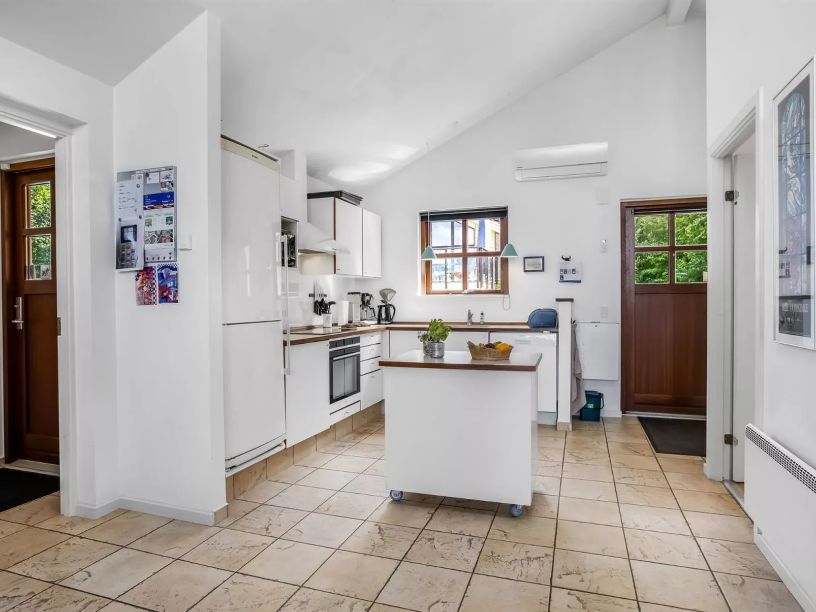 "Rouwen" - 120m from the sea-Drinnen