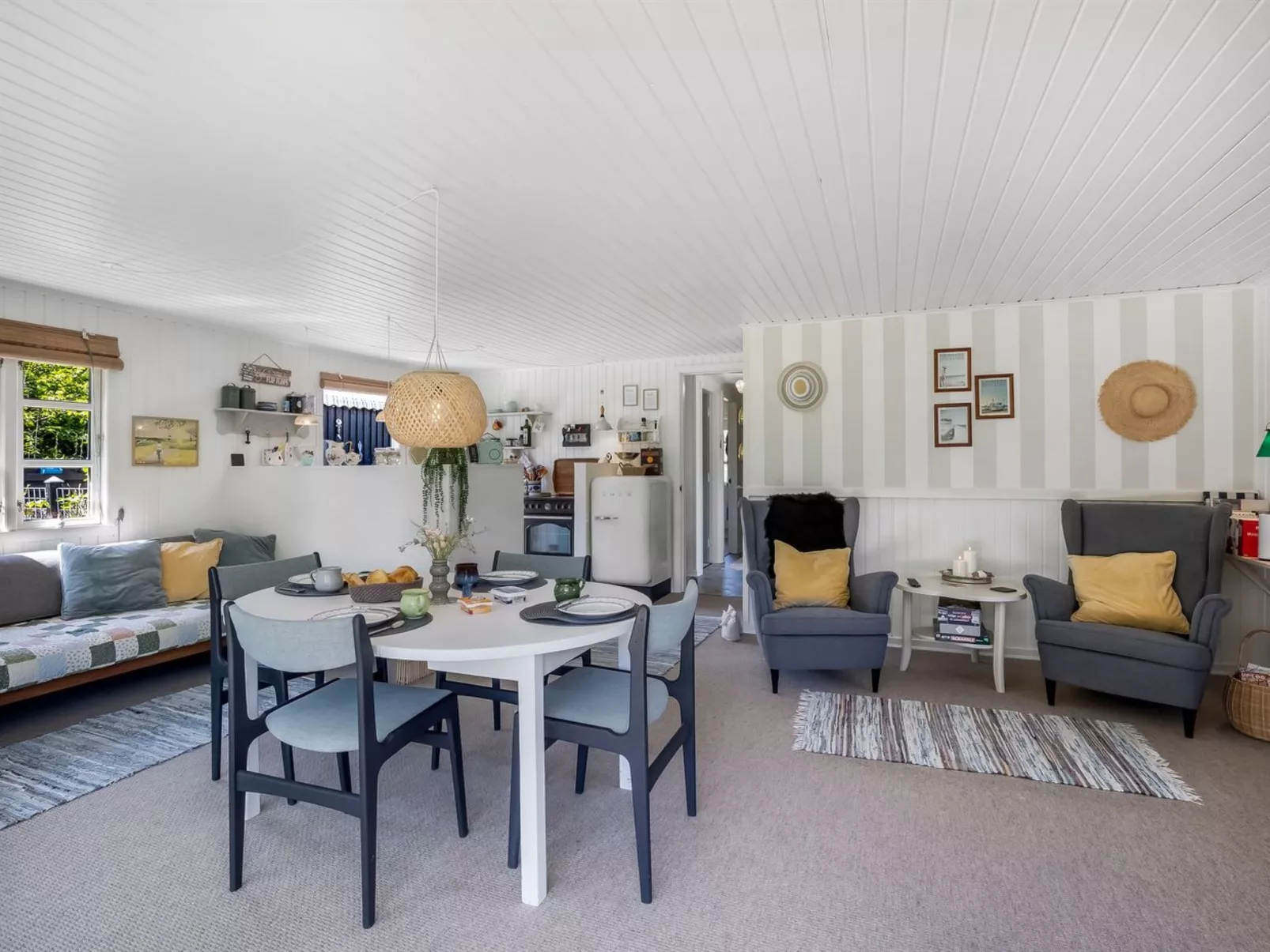 "Voitto" - 1km to the fjord-Drinnen