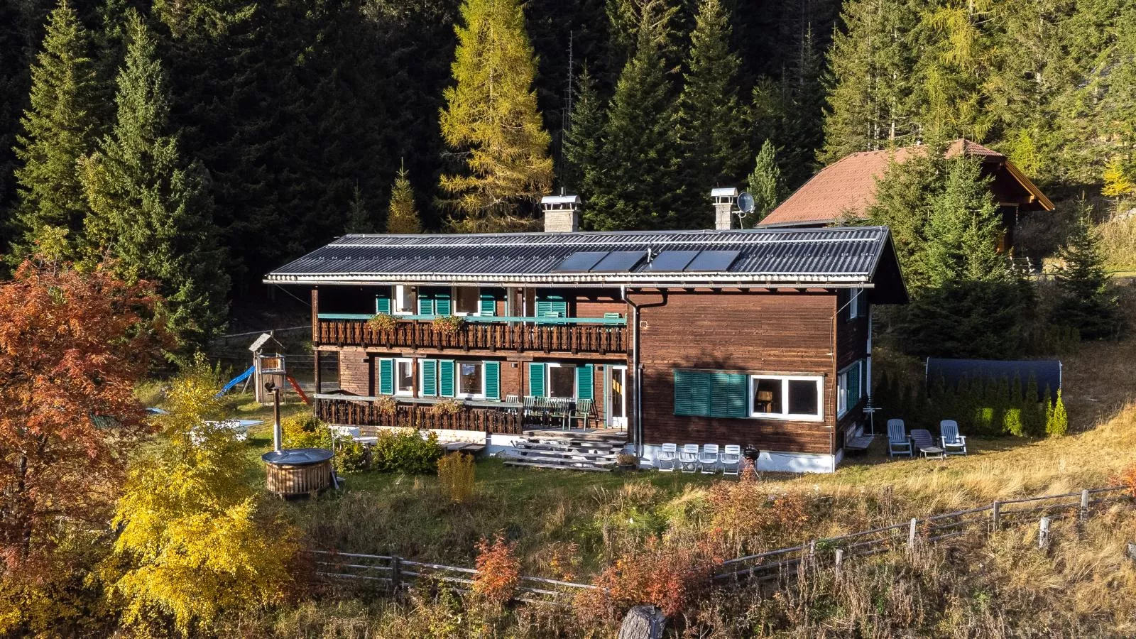 Carmaliva-Exterior in summer