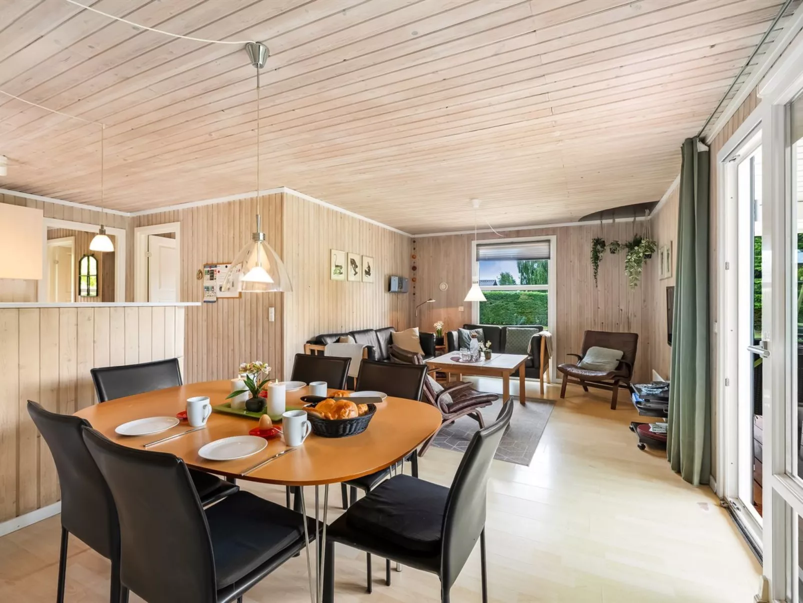 "Ellie" - 500m from the sea-Dedans