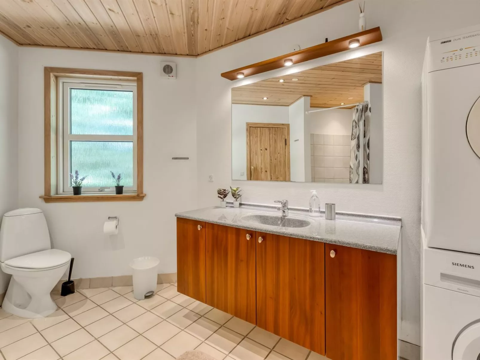 "Hristijan" - 4.8km from the sea-Inside