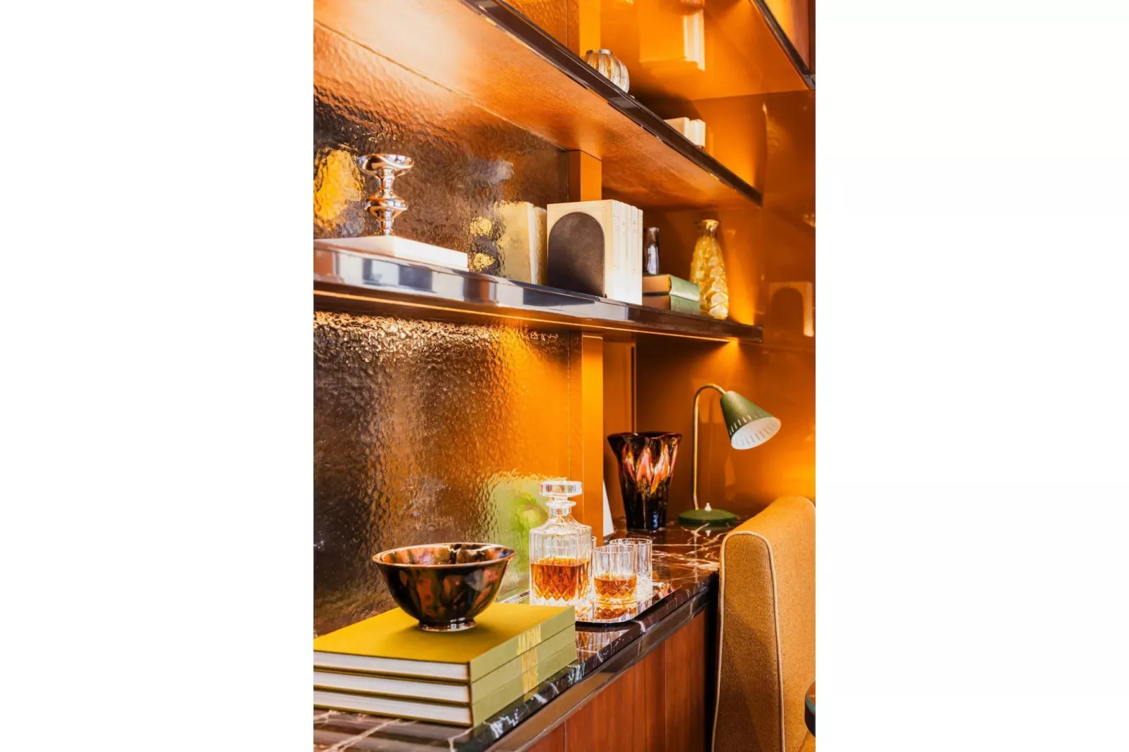 CONFIDENTIEL-3-Innenbereich