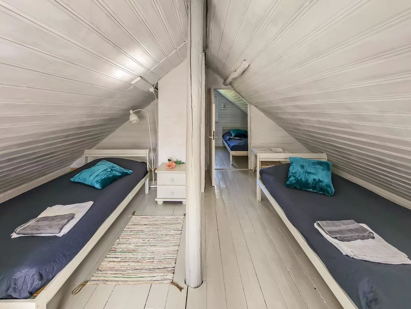 Den lilla röda stugan-Drinnen