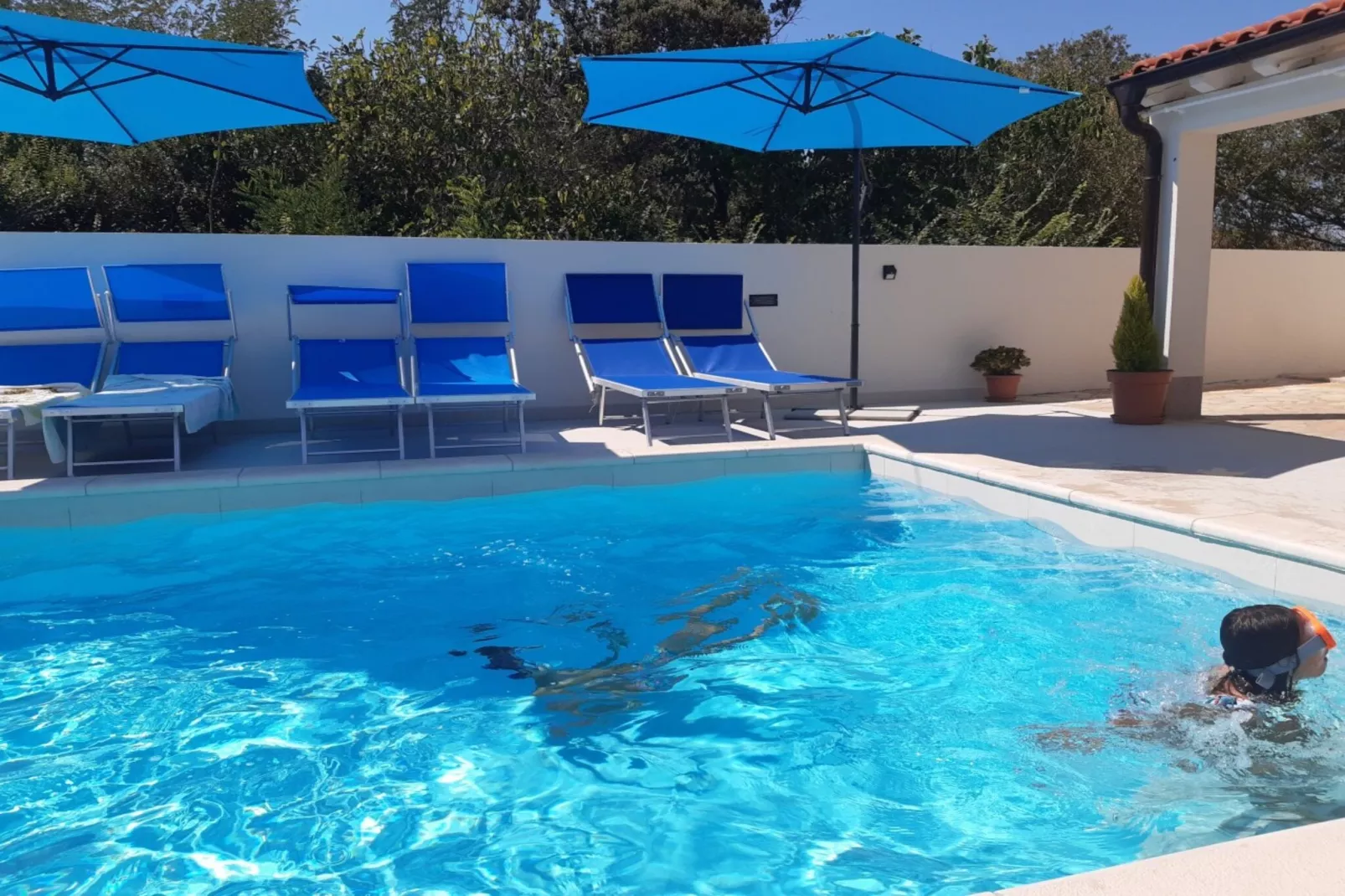 Two Bedroom Apartment With Private Pool-Piscine