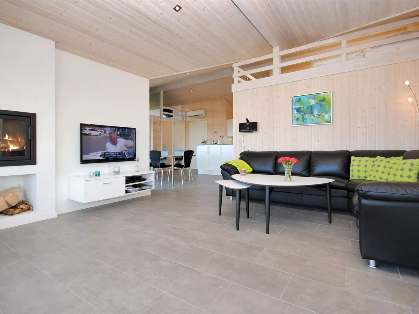 "Arisa" - 100m to the fjord-Inside