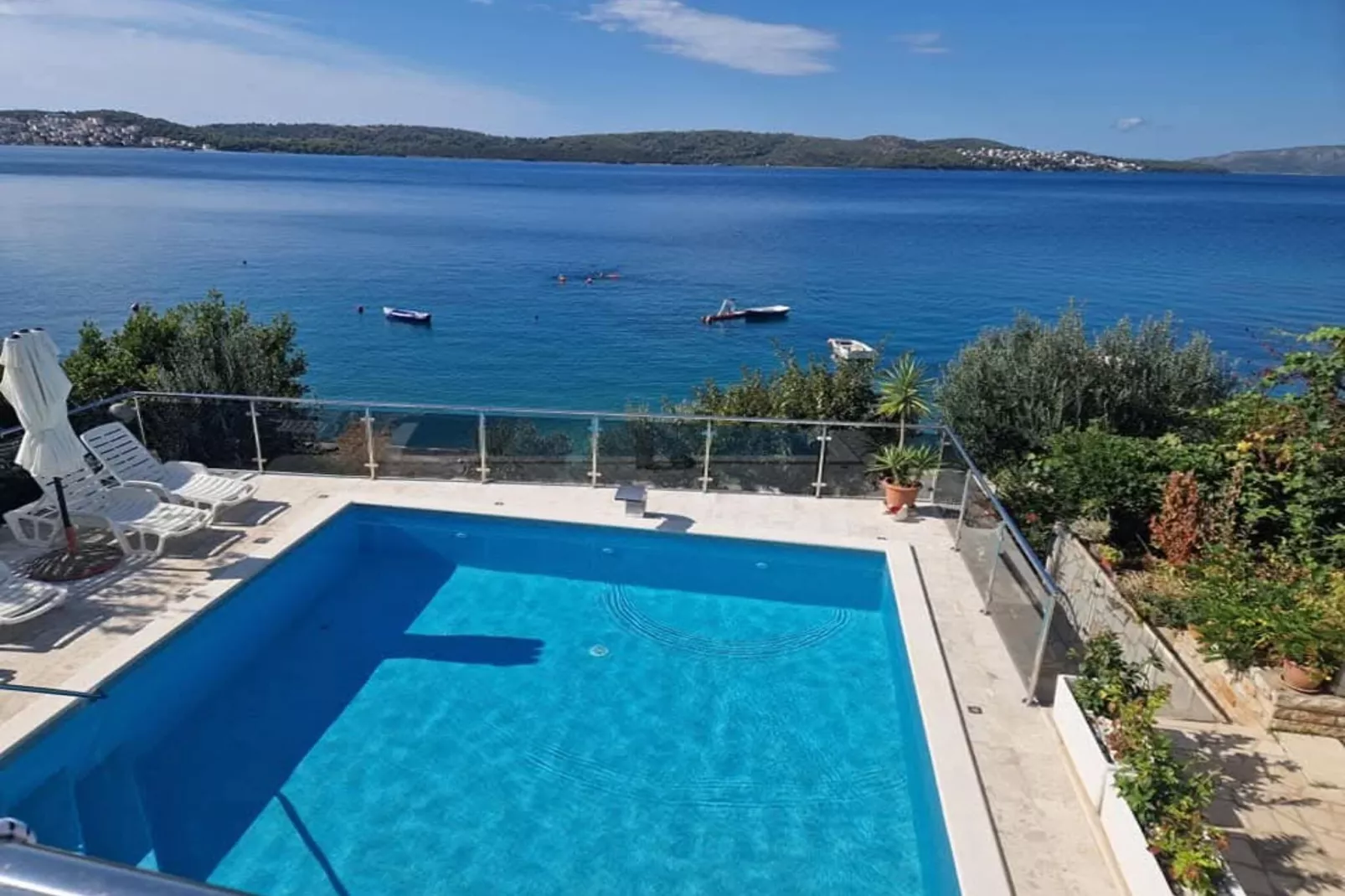 Three-Bedroom Apartment With Sea View A2-Piscine