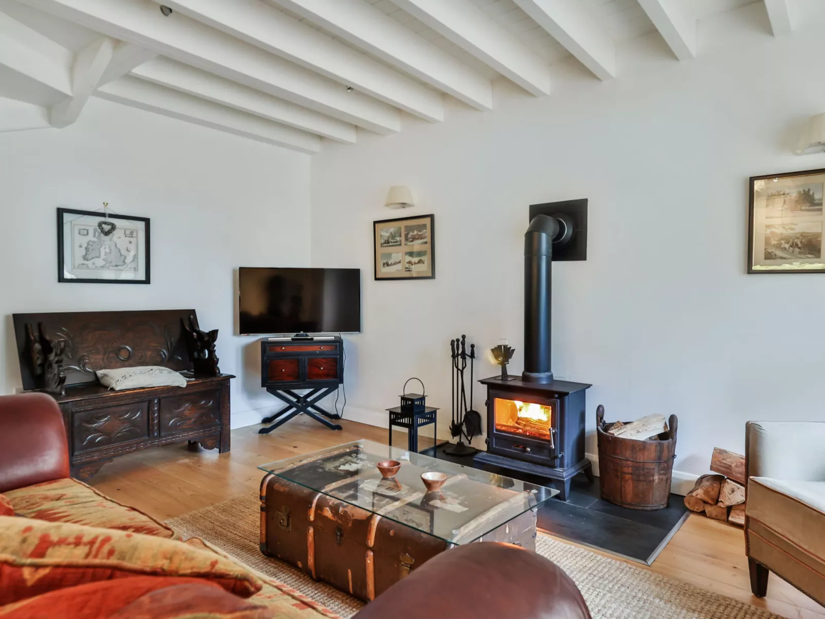 Middle Warble Stables-Dedans