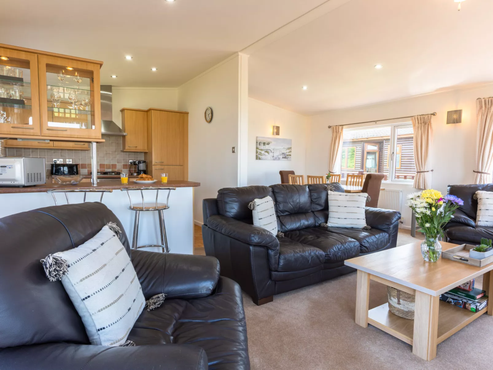 Serendipity Lodge-Inside