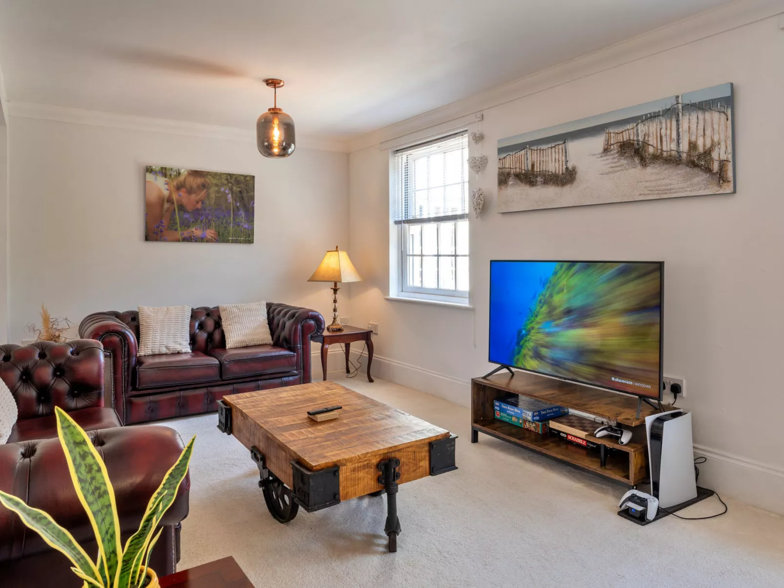 Nicely Tucked Away Cottage-Inside