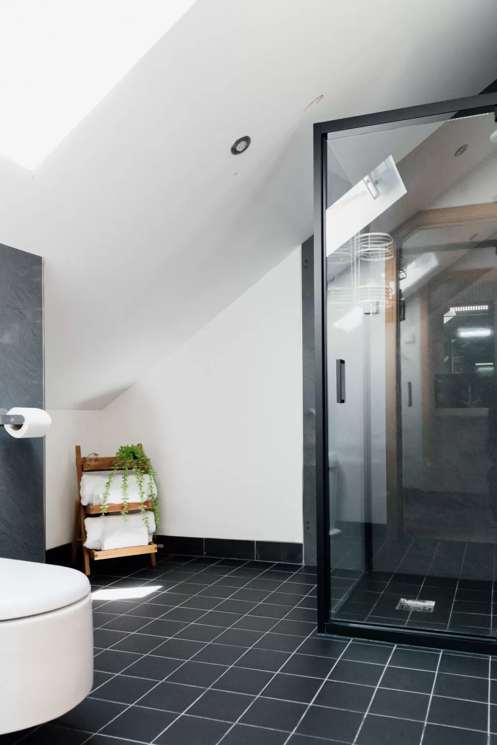 The Welsh Barn-Dedans