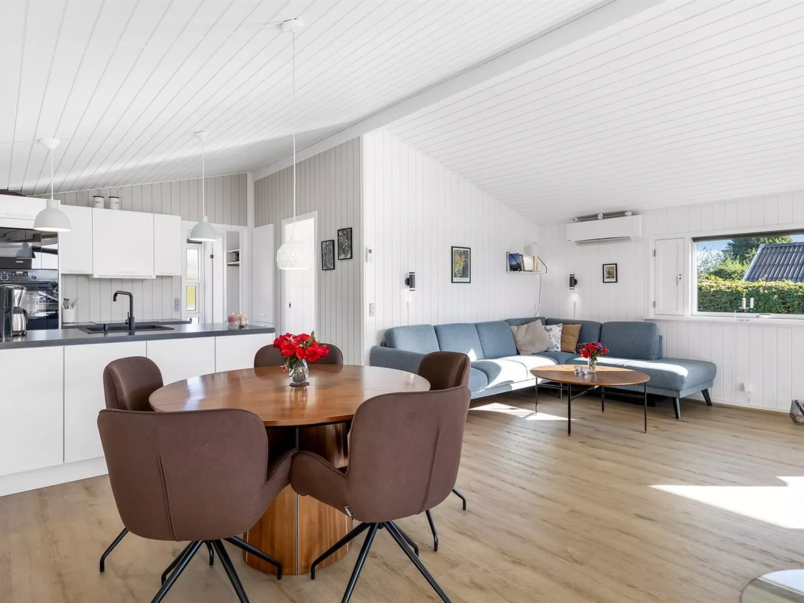 "Quanna" - 450m from the sea-Inside